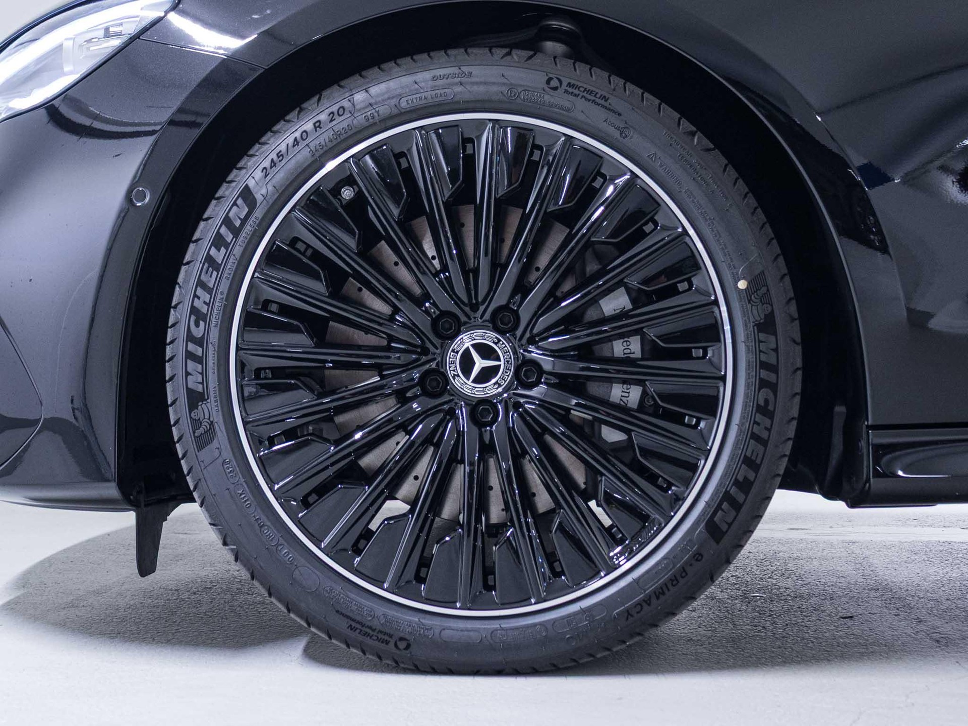 MERCEDES-BENZ E 220 d 4MATIC-image-13