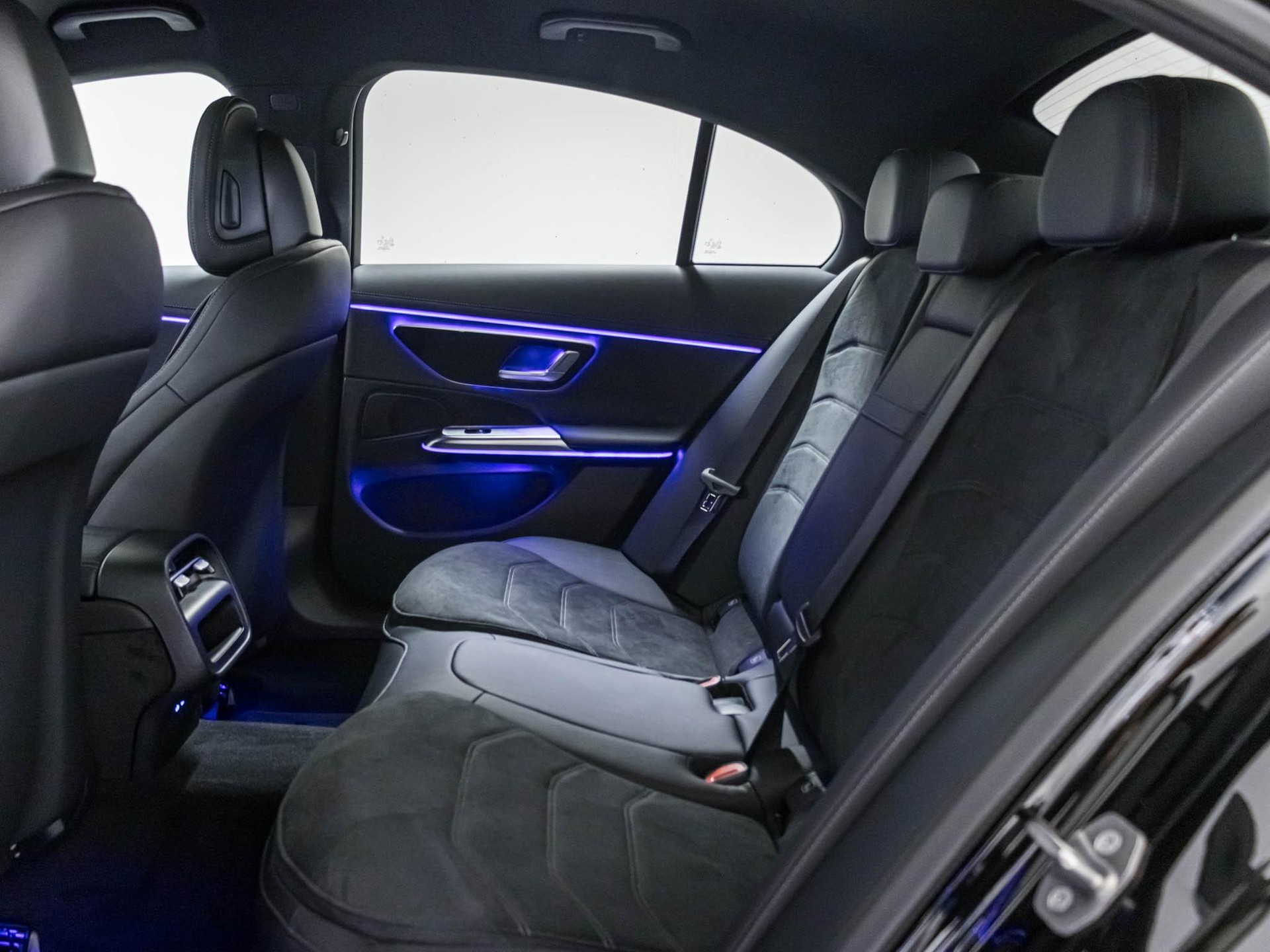 MERCEDES-BENZ E 220 d 4MATIC-image-7