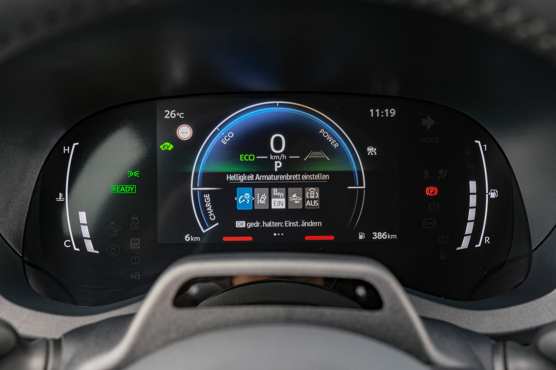 TOYOTA Yaris 1.5 e-CVT-image-16