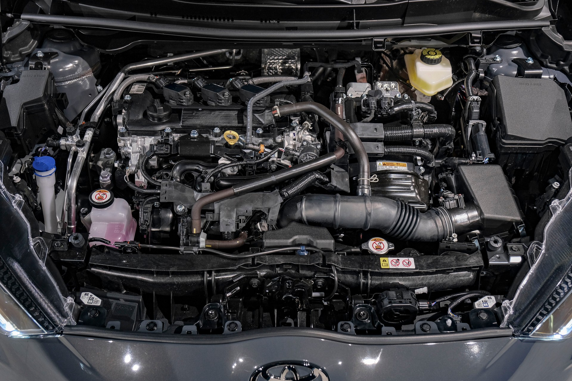 TOYOTA Yaris 1.5 e-CVT-image-24