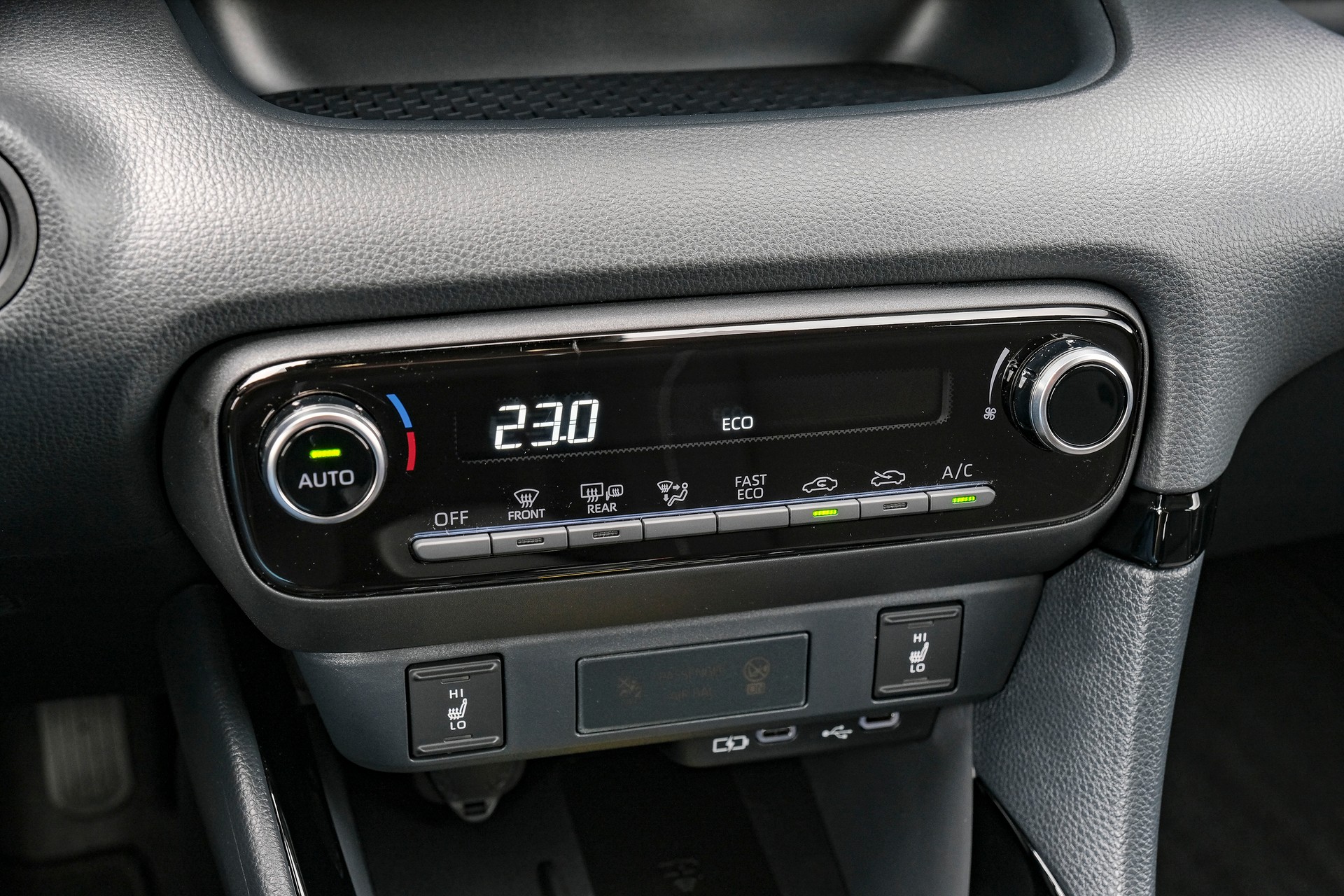 TOYOTA Yaris 1.5 e-CVT-image-19