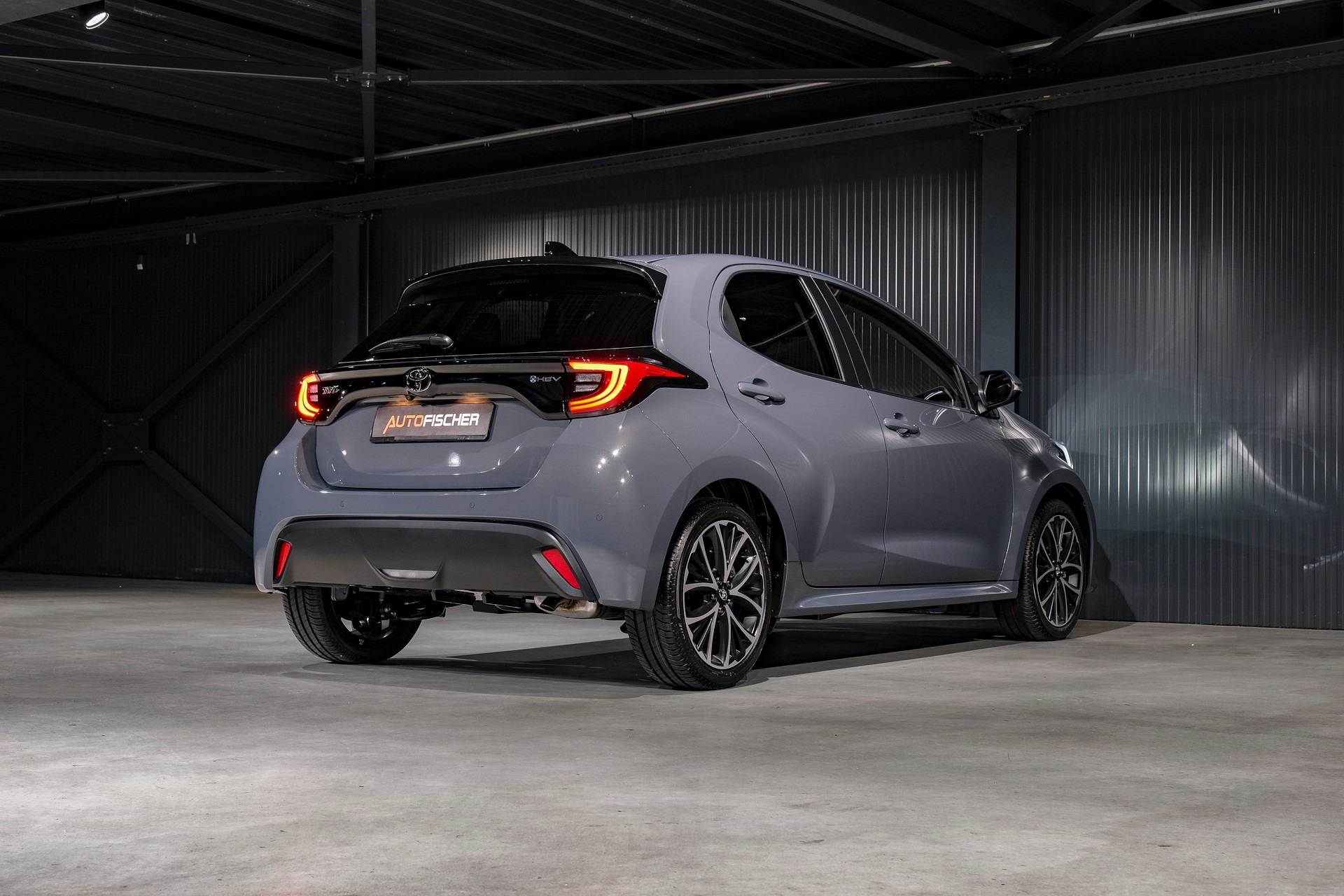 TOYOTA Yaris 1.5 e-CVT-image-6