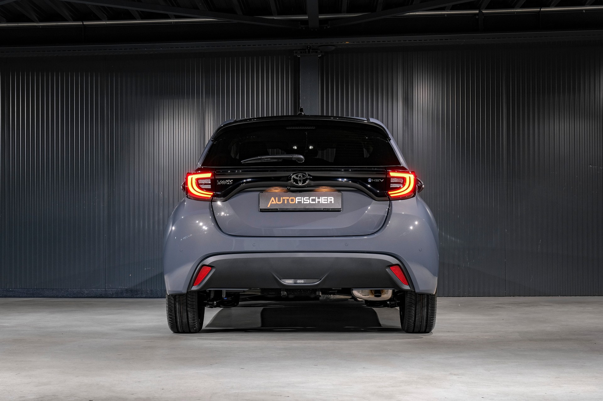 TOYOTA Yaris 1.5 e-CVT-image-5