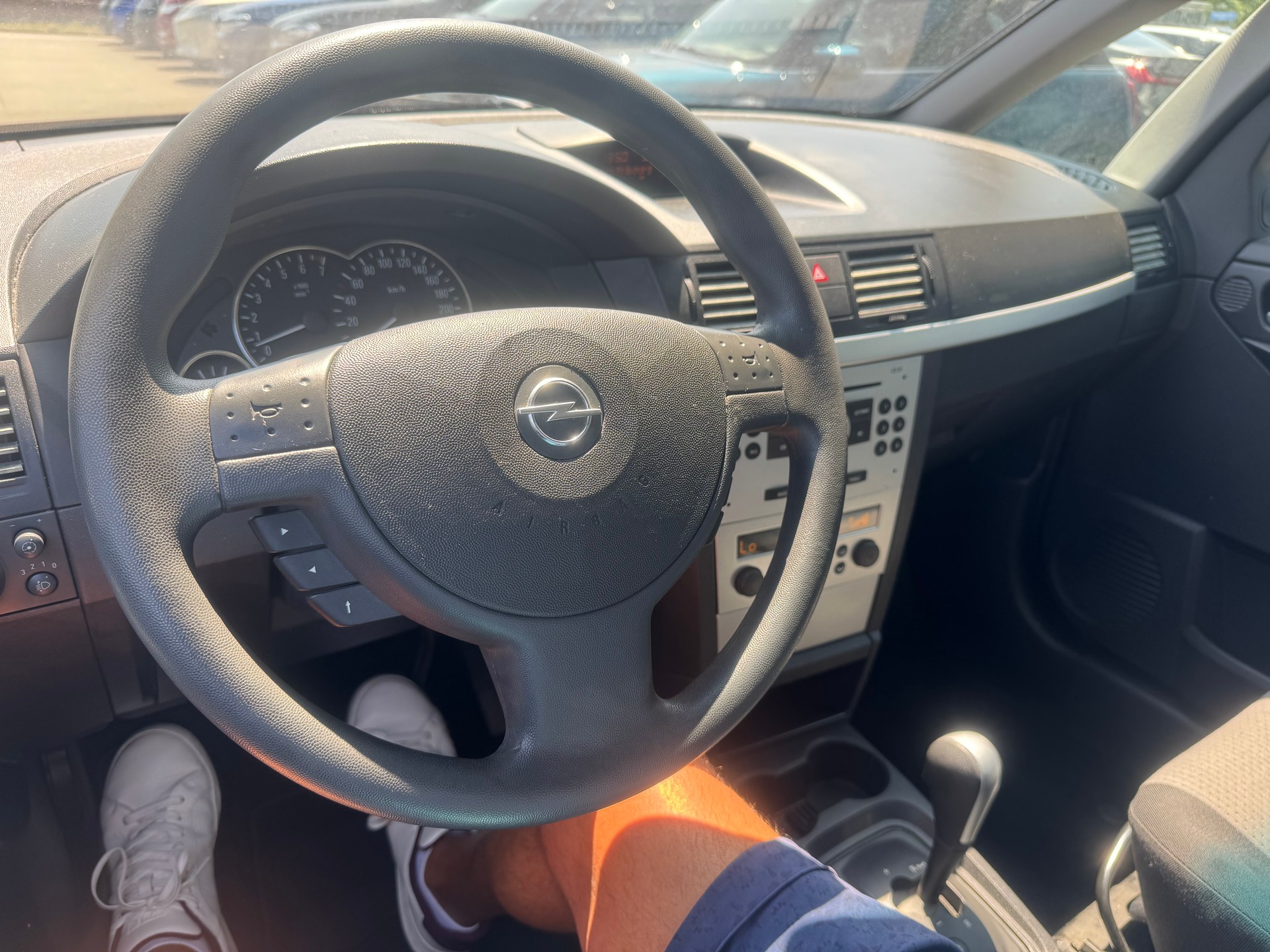 OPEL Meriva 1.8i 16V Cosmo-image-18