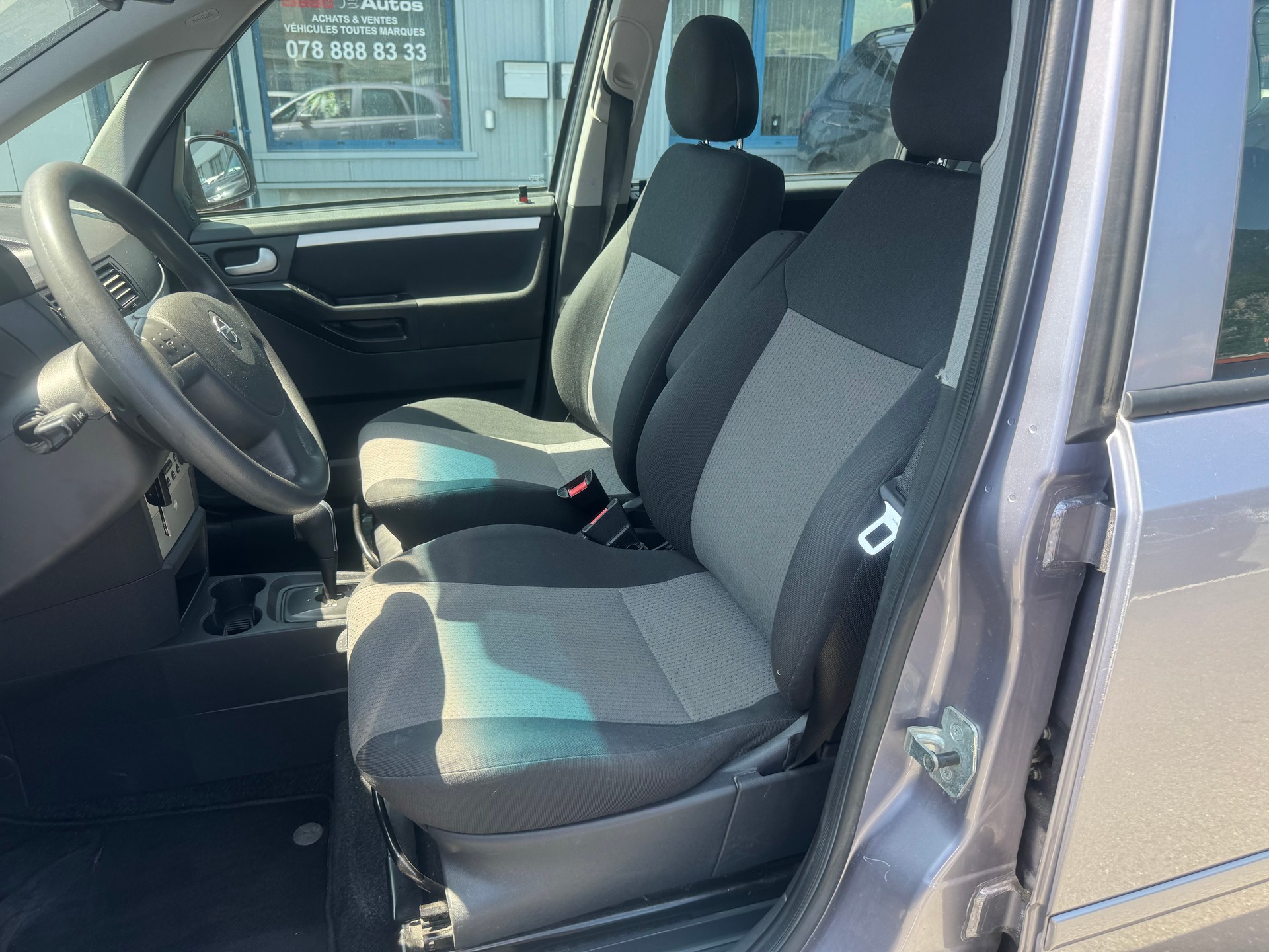 OPEL Meriva 1.8i 16V Cosmo-image-10