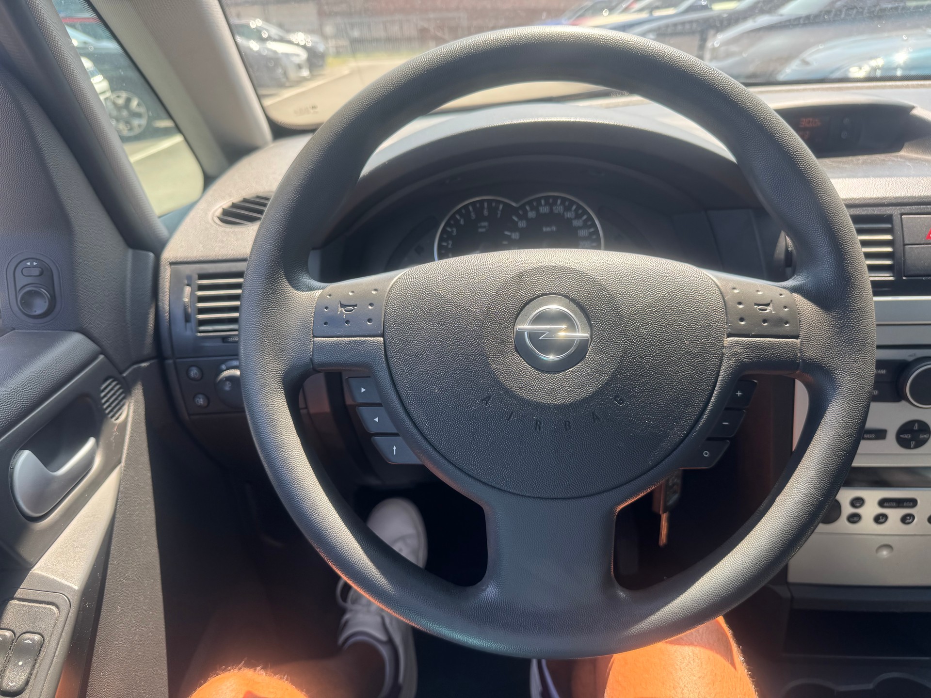 OPEL Meriva 1.8i 16V Cosmo-image-12