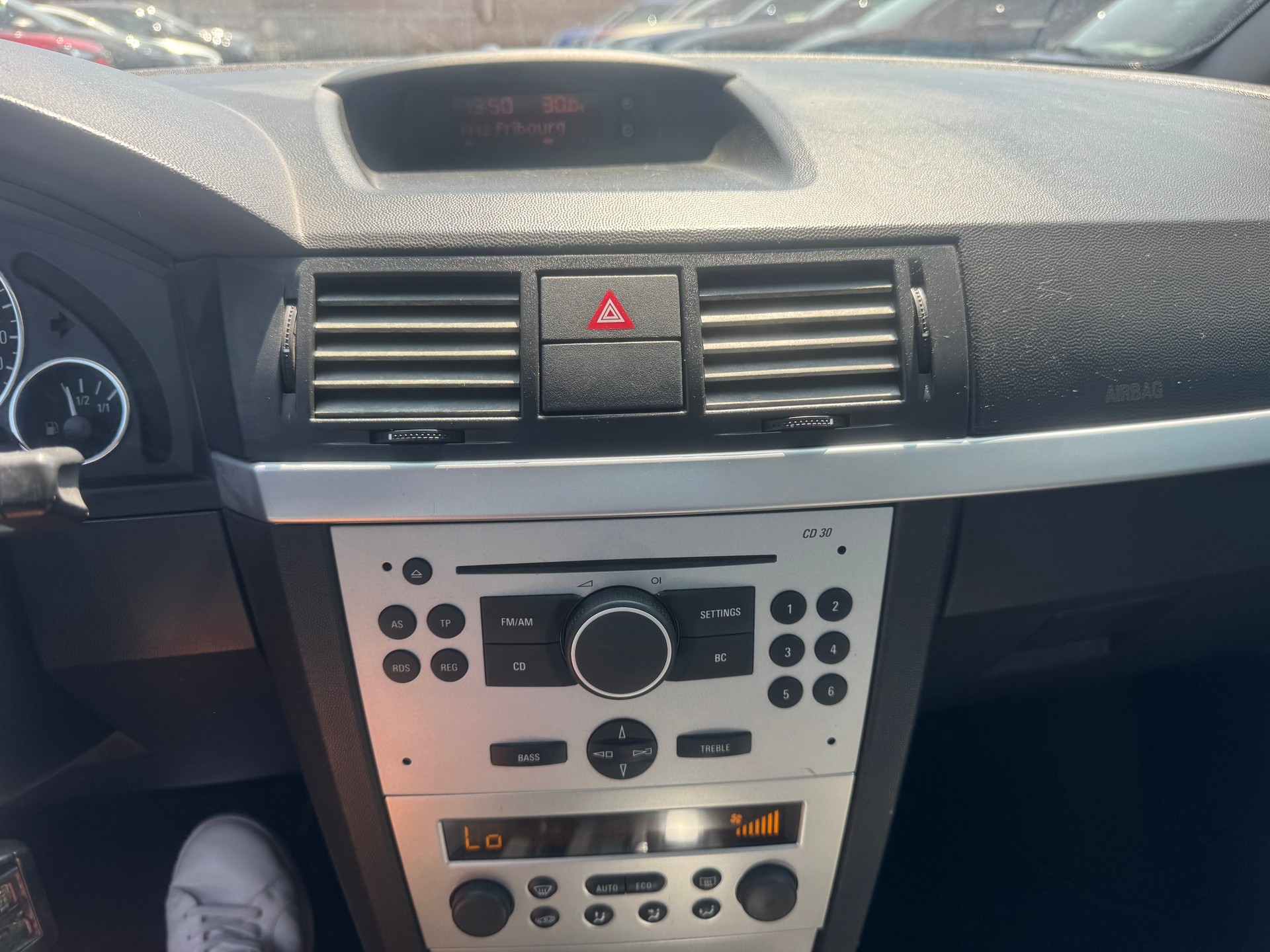 OPEL Meriva 1.8i 16V Cosmo-image-14