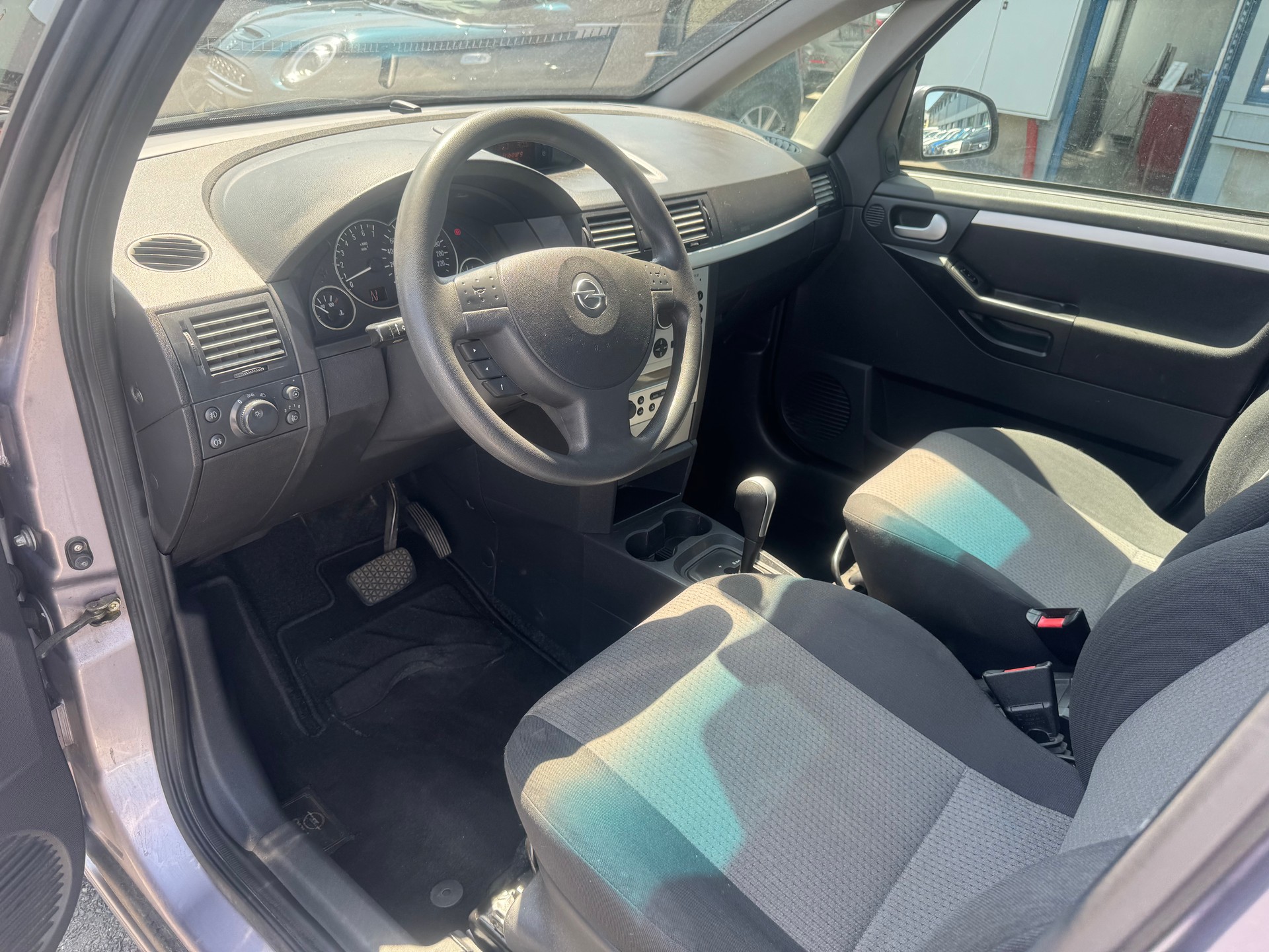 OPEL Meriva 1.8i 16V Cosmo-image-11
