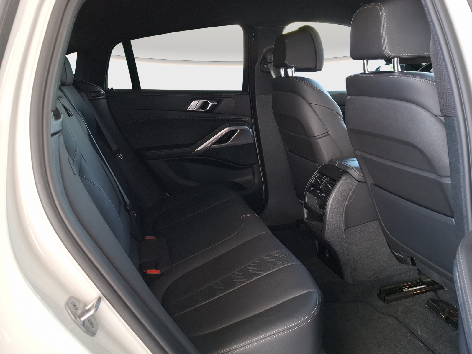 BMW X6 xDrive 48V 30d M Sport Steptronic // 1.Hand // CH Fahrzeug-image-10