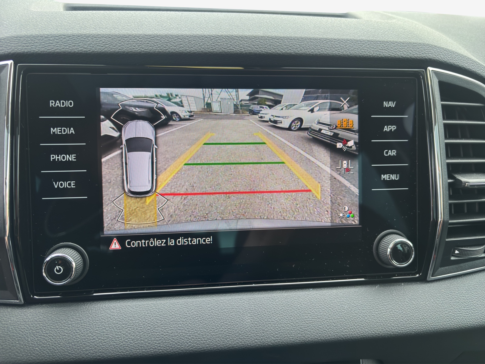 SKODA Karoq 1.5 TSI Dynamic DSG-image-14