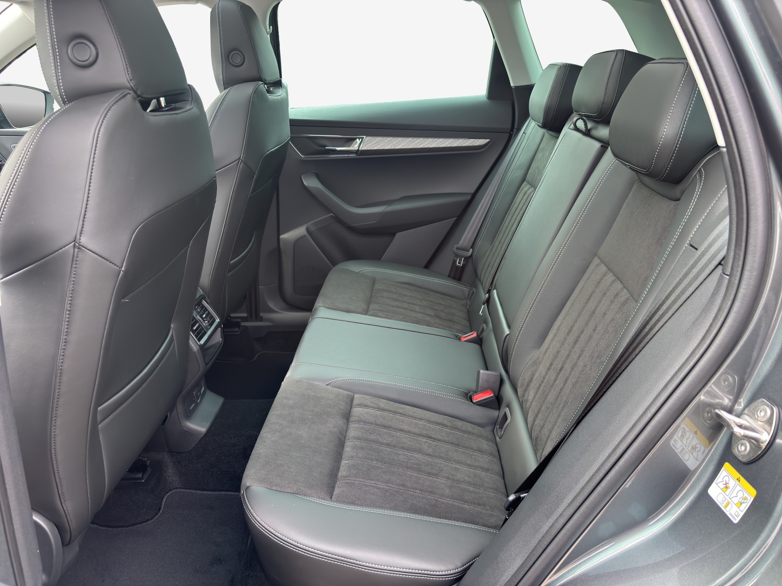 SKODA Karoq 1.5 TSI Dynamic DSG-image-11