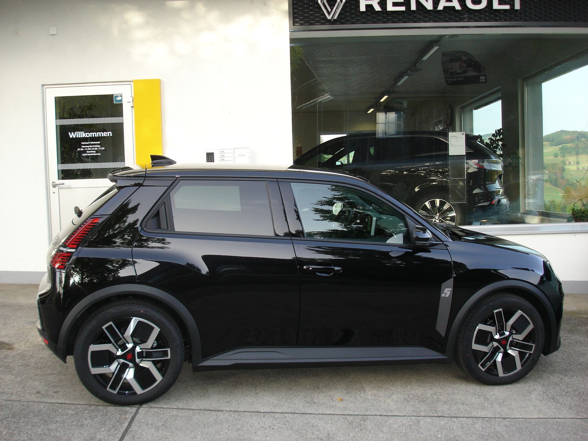 RENAULT R5 E-Tech Comfort Range 52 kWh Techno-image-2