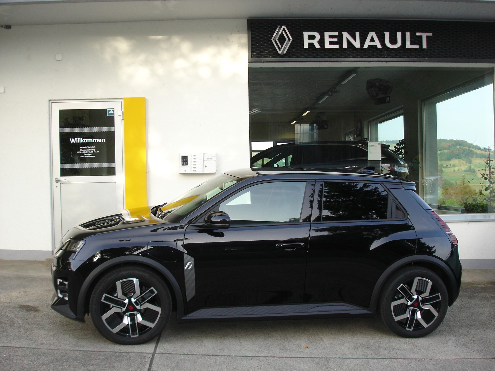RENAULT R5 E-Tech Comfort Range 52 kWh Techno-image-0