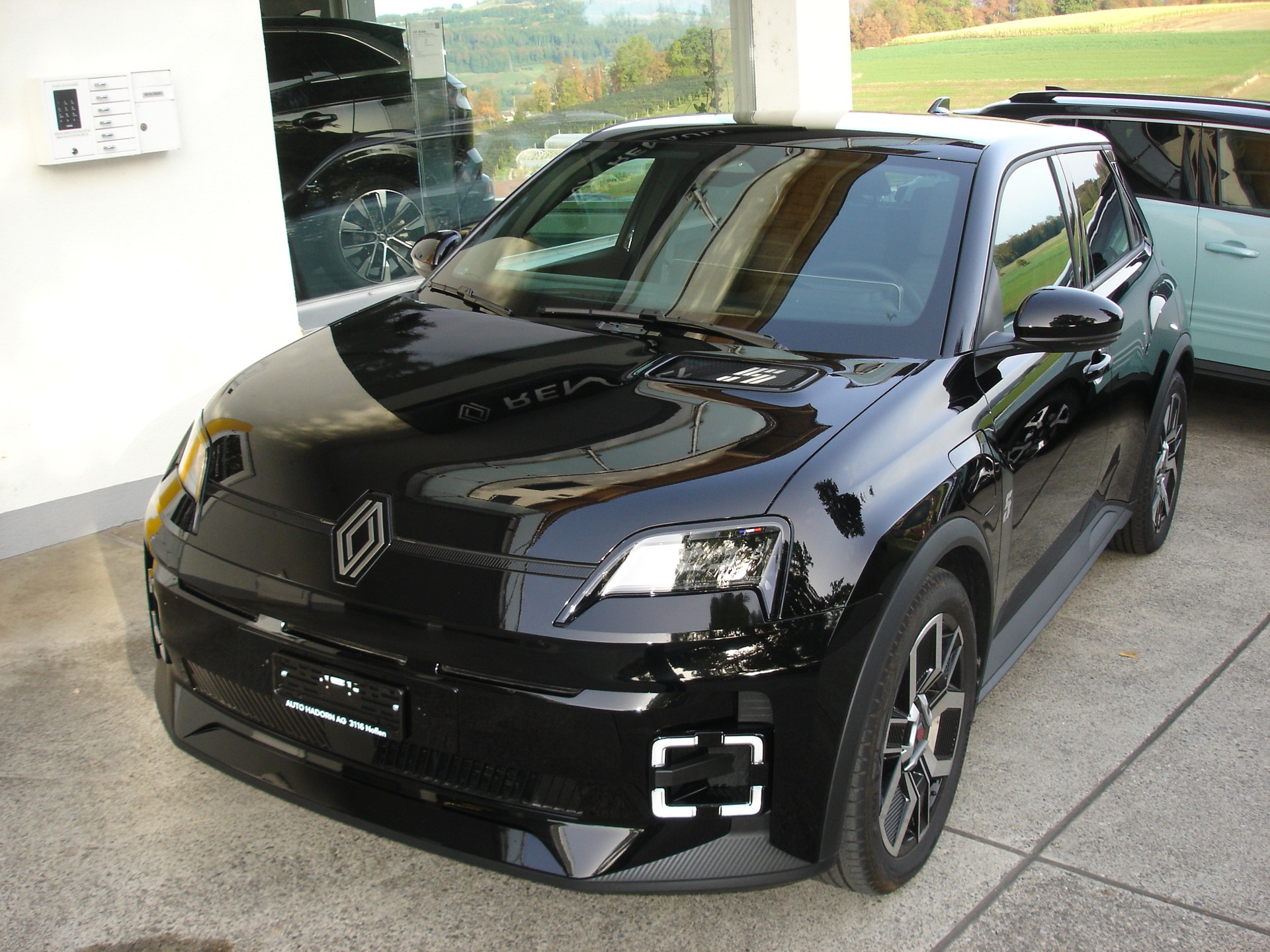 RENAULT R5 E-Tech Comfort Range 52 kWh Techno-image-1
