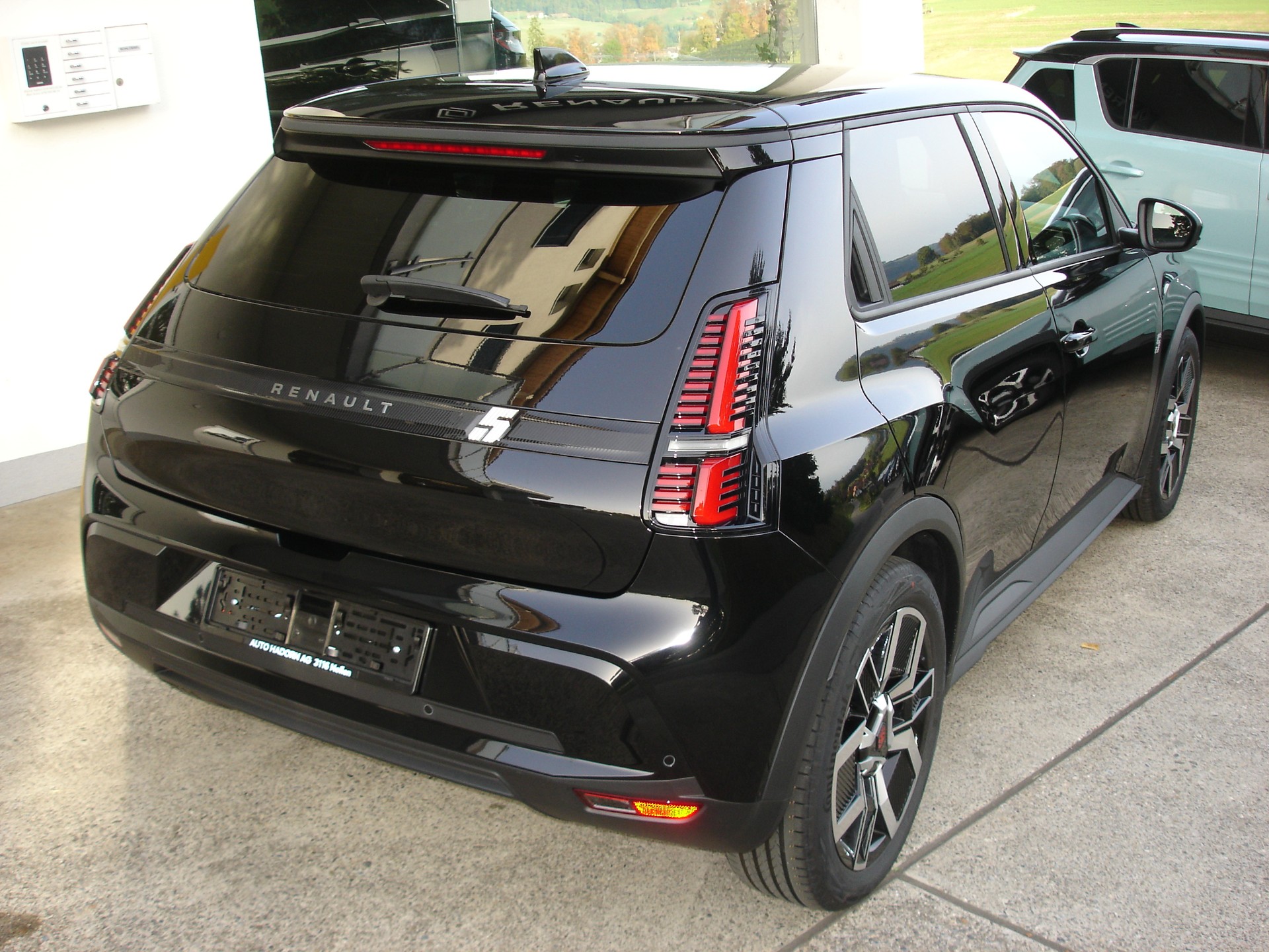 RENAULT R5 E-Tech Comfort Range 52 kWh Techno-image-3