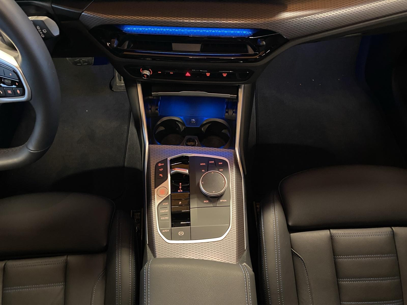BMW 320d xDrive SAG Touring-image-19