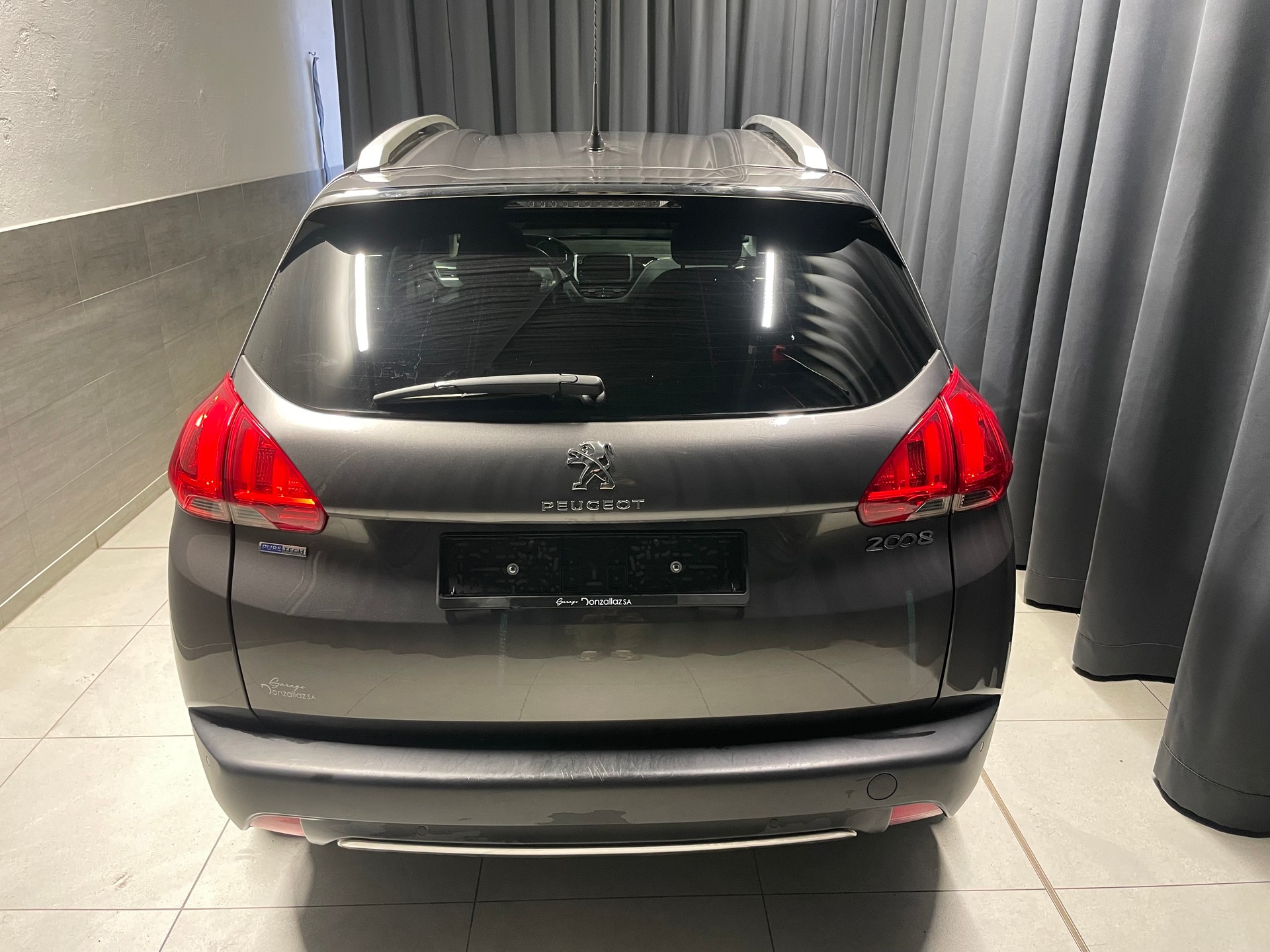 PEUGEOT 2008 1.2 PureTech Allure EAT6 (20)-image-4