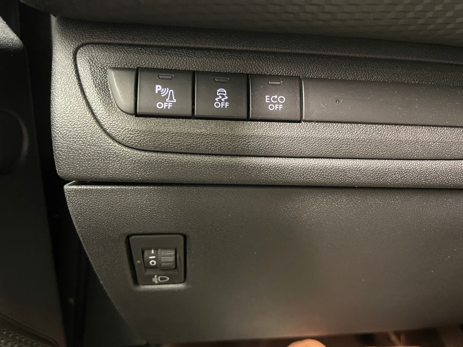 PEUGEOT 2008 1.2 PureTech Allure EAT6 (20)-image-16