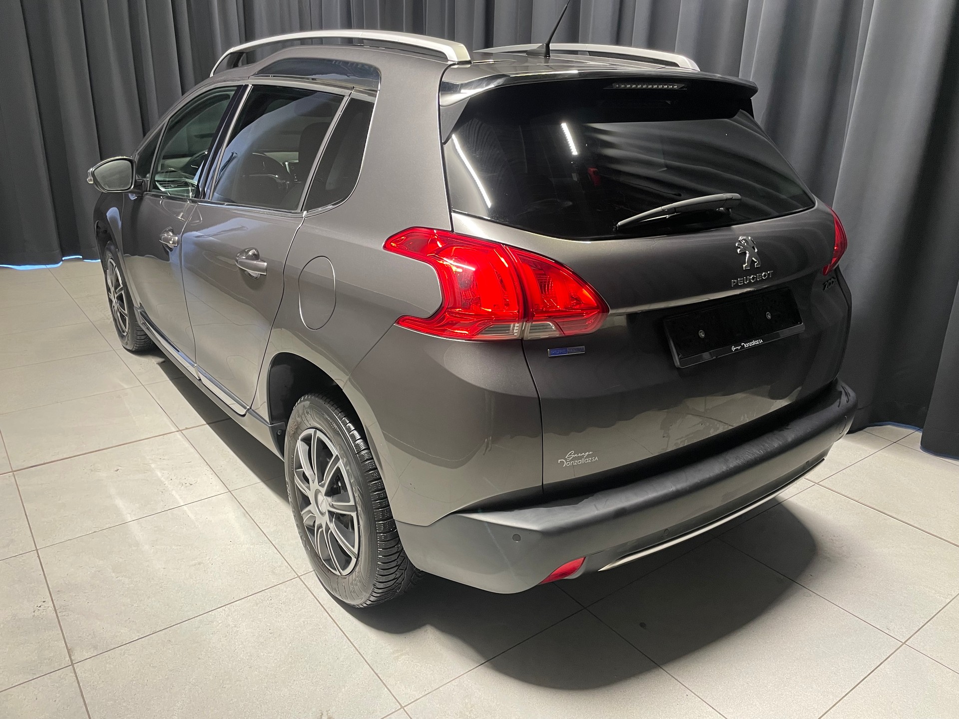 PEUGEOT 2008 1.2 PureTech Allure EAT6 (20)-image-3