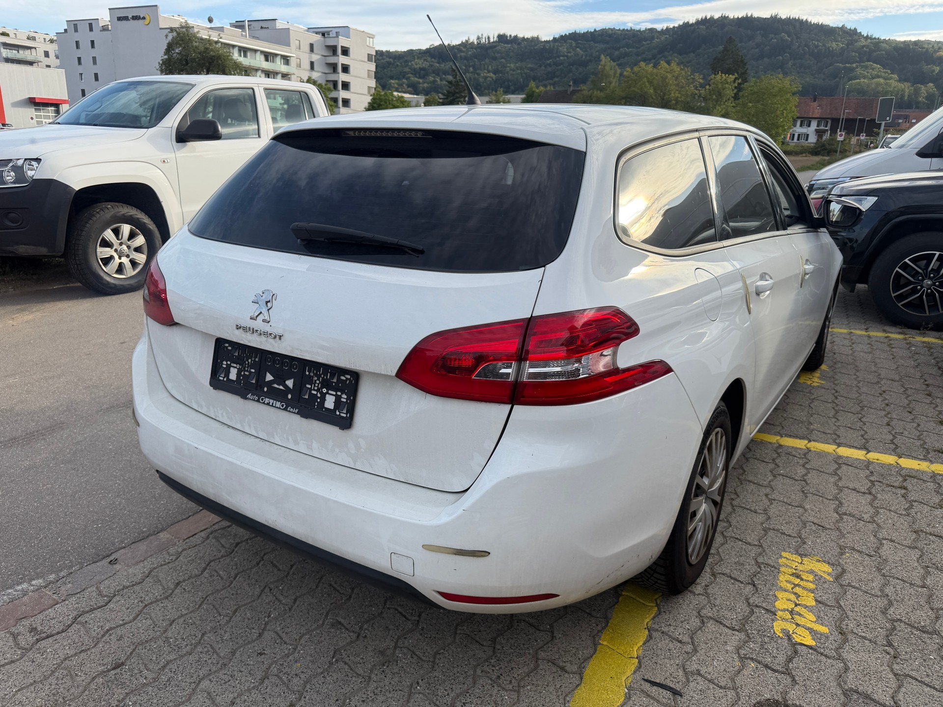 PEUGEOT 308 SW 1.2 THP Access-image-6