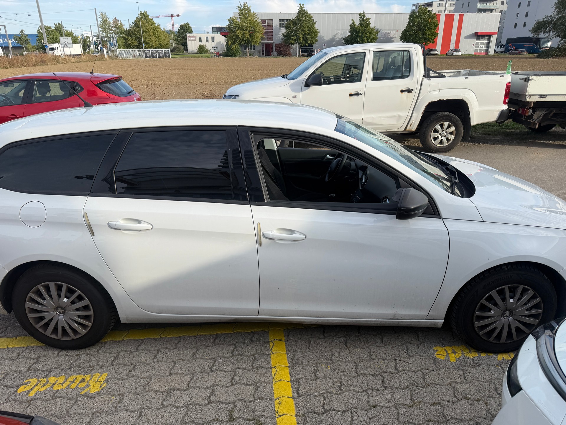 PEUGEOT 308 SW 1.2 THP Access-image-3