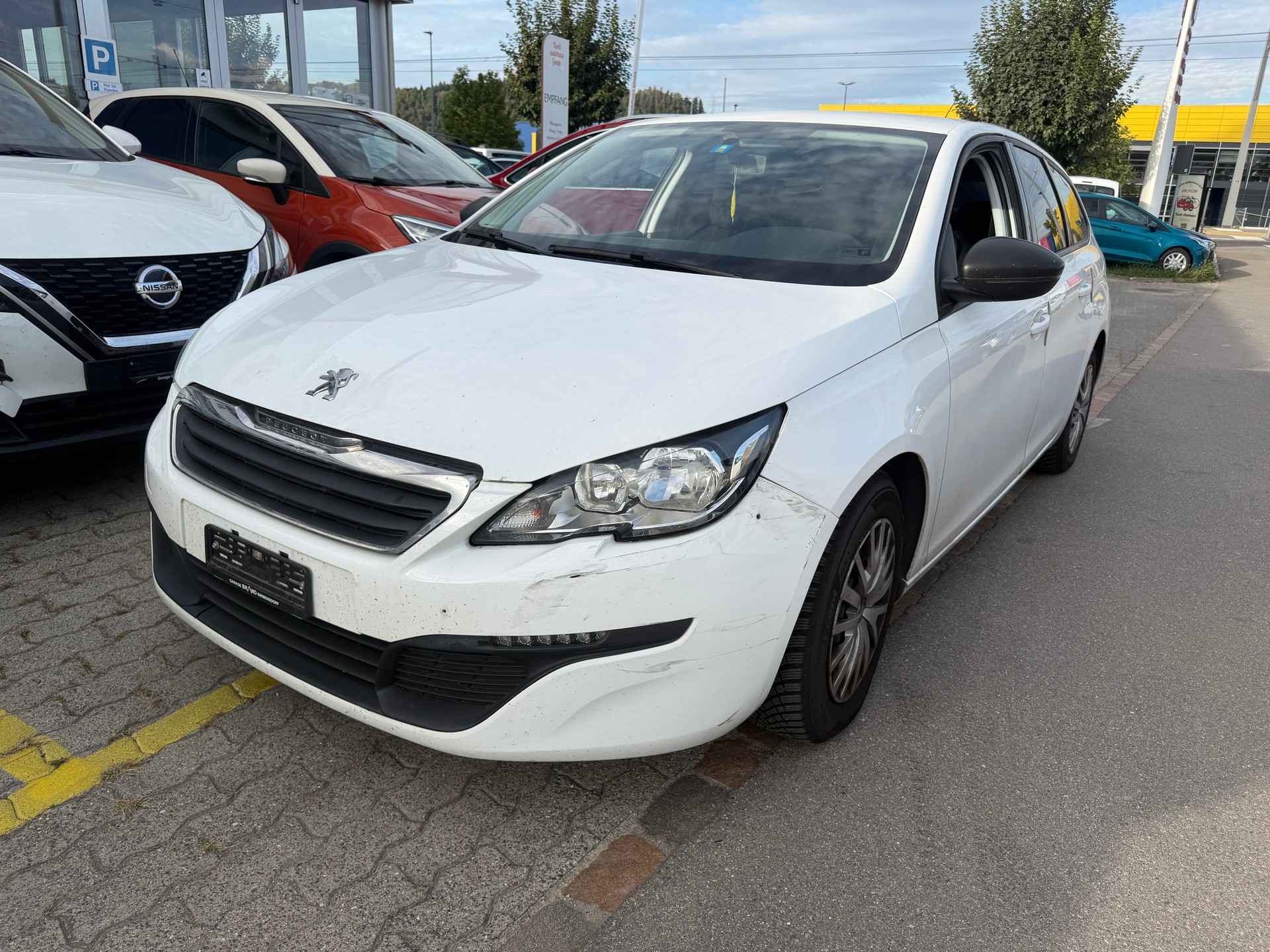 PEUGEOT 308 SW 1.2 THP Access-image-0