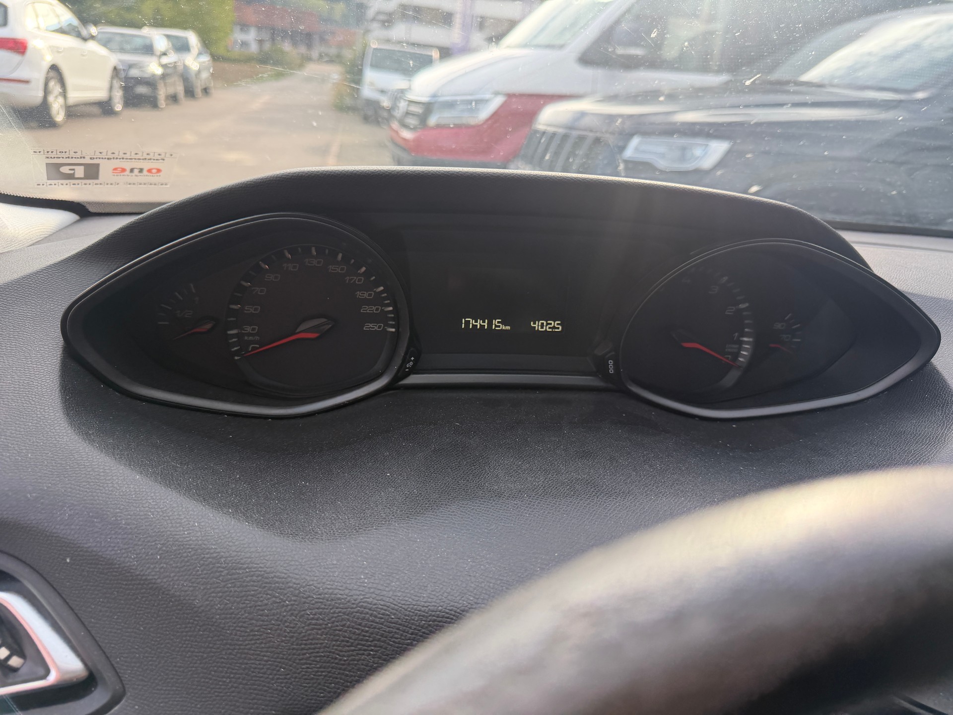PEUGEOT 308 SW 1.2 THP Access-image-9
