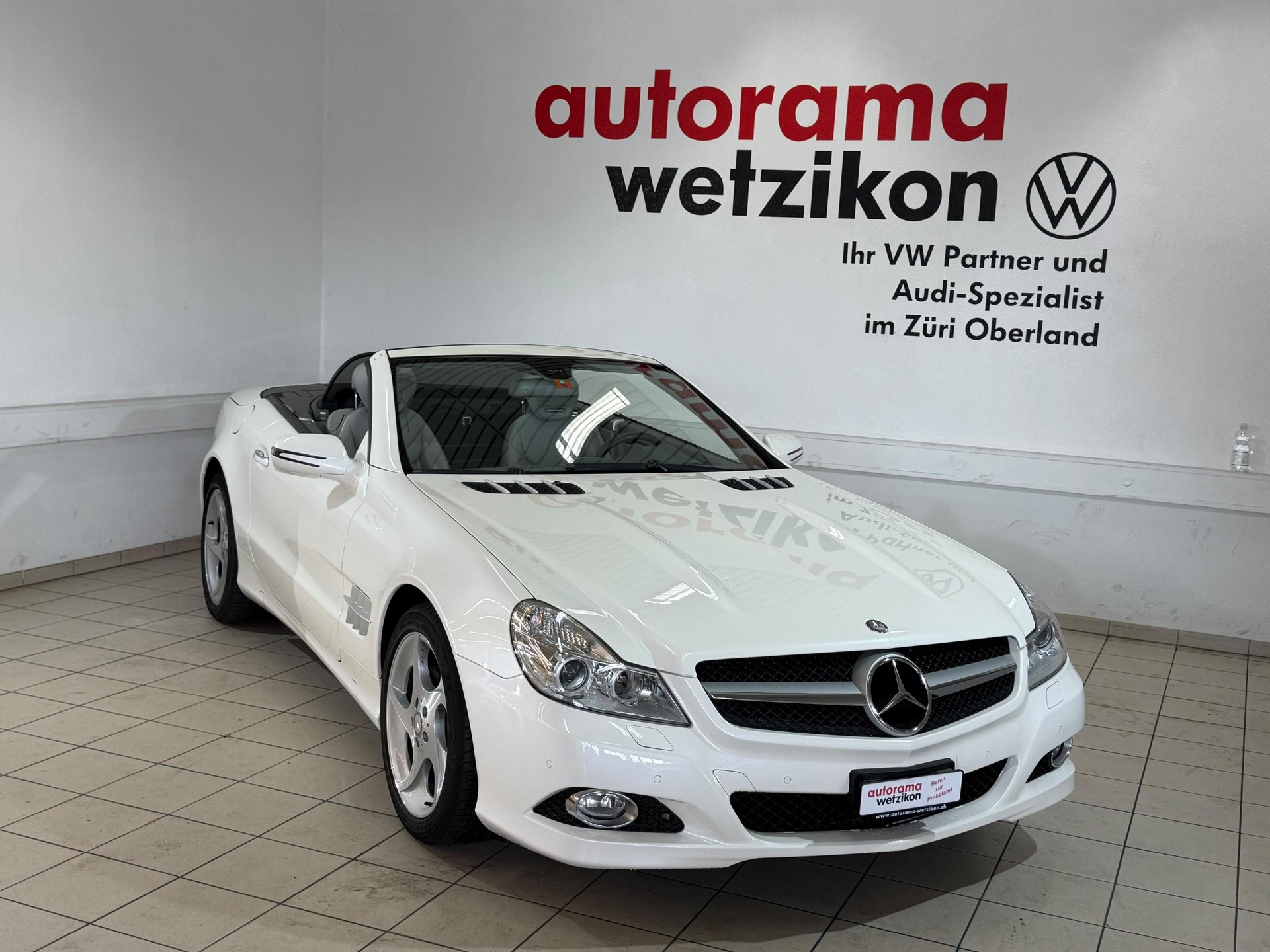 MERCEDES-BENZ SL 350 7G-Tronic-showroom-element-2