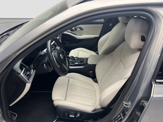 BMW 330i xDriveTouring MSport-image-7