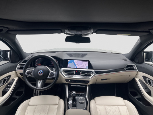 BMW 330i xDriveTouring MSport-image-10