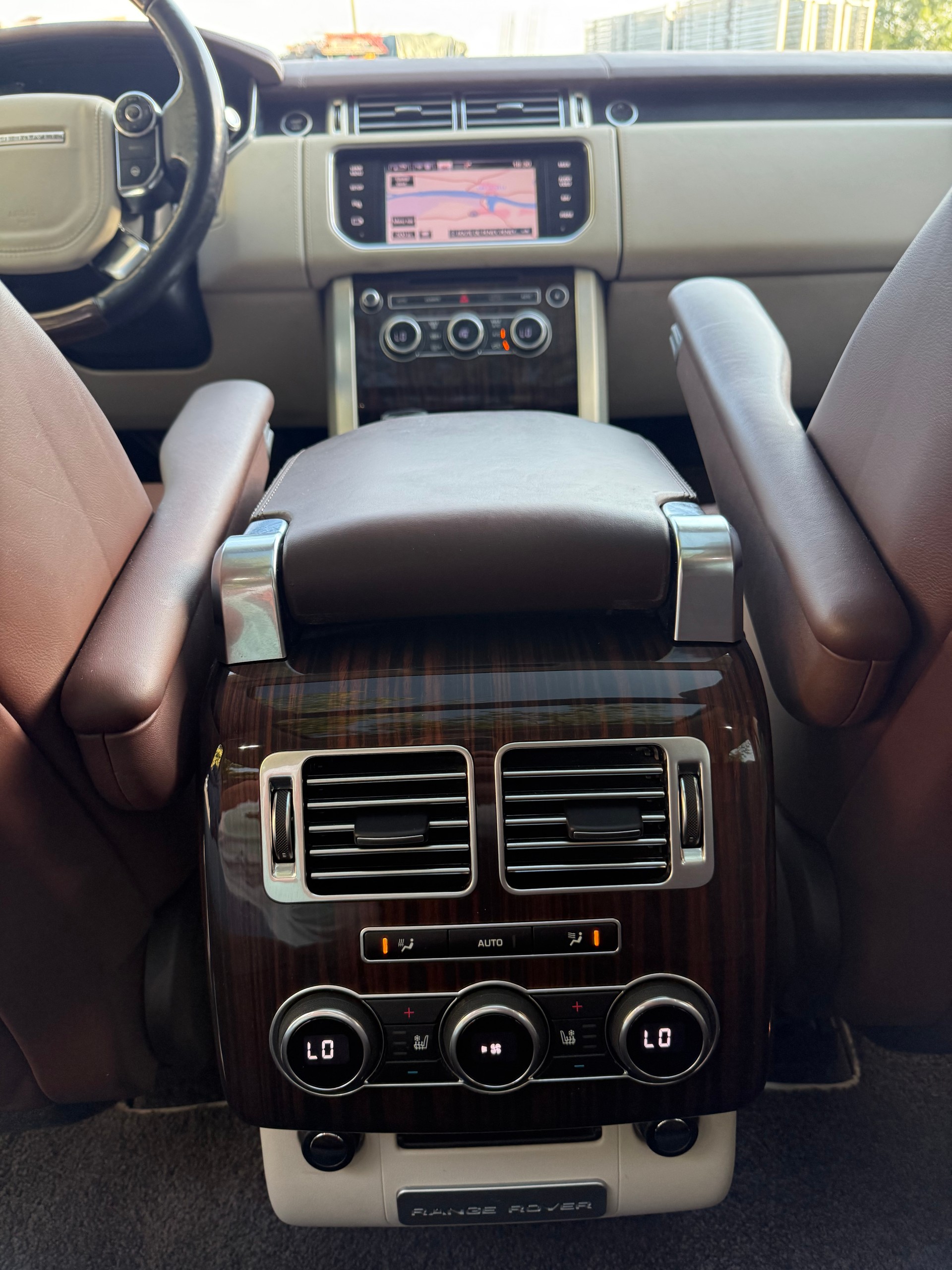 LAND ROVER Range Rover 4.4 SDV8 Autobiography Automatic-image-7
