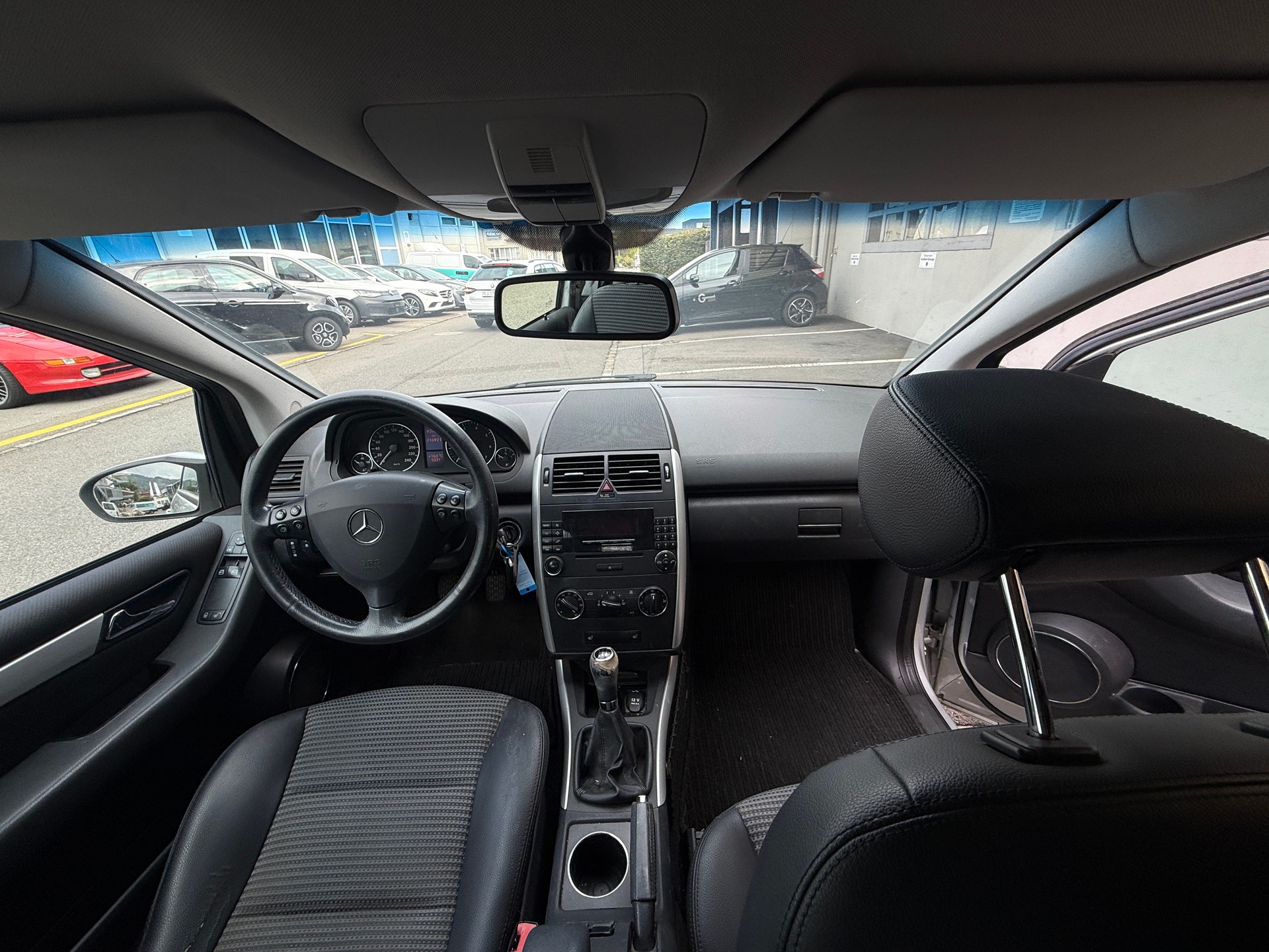 MERCEDES-BENZ A 170 Avantgarde-image-9