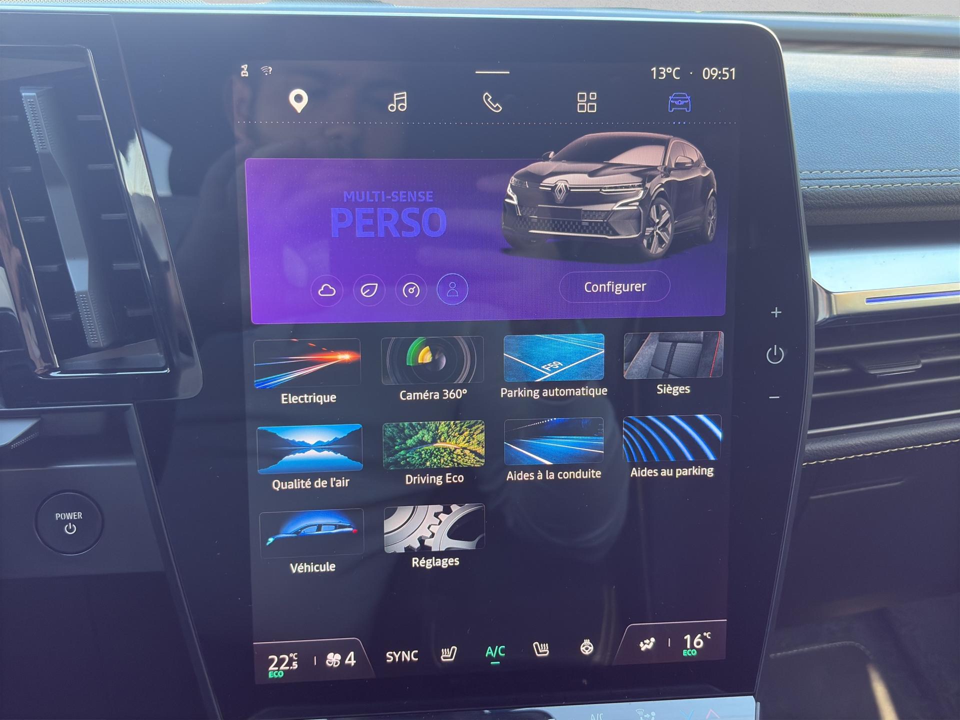 RENAULT Mégane E-TECH EV60 Iconic-image-12