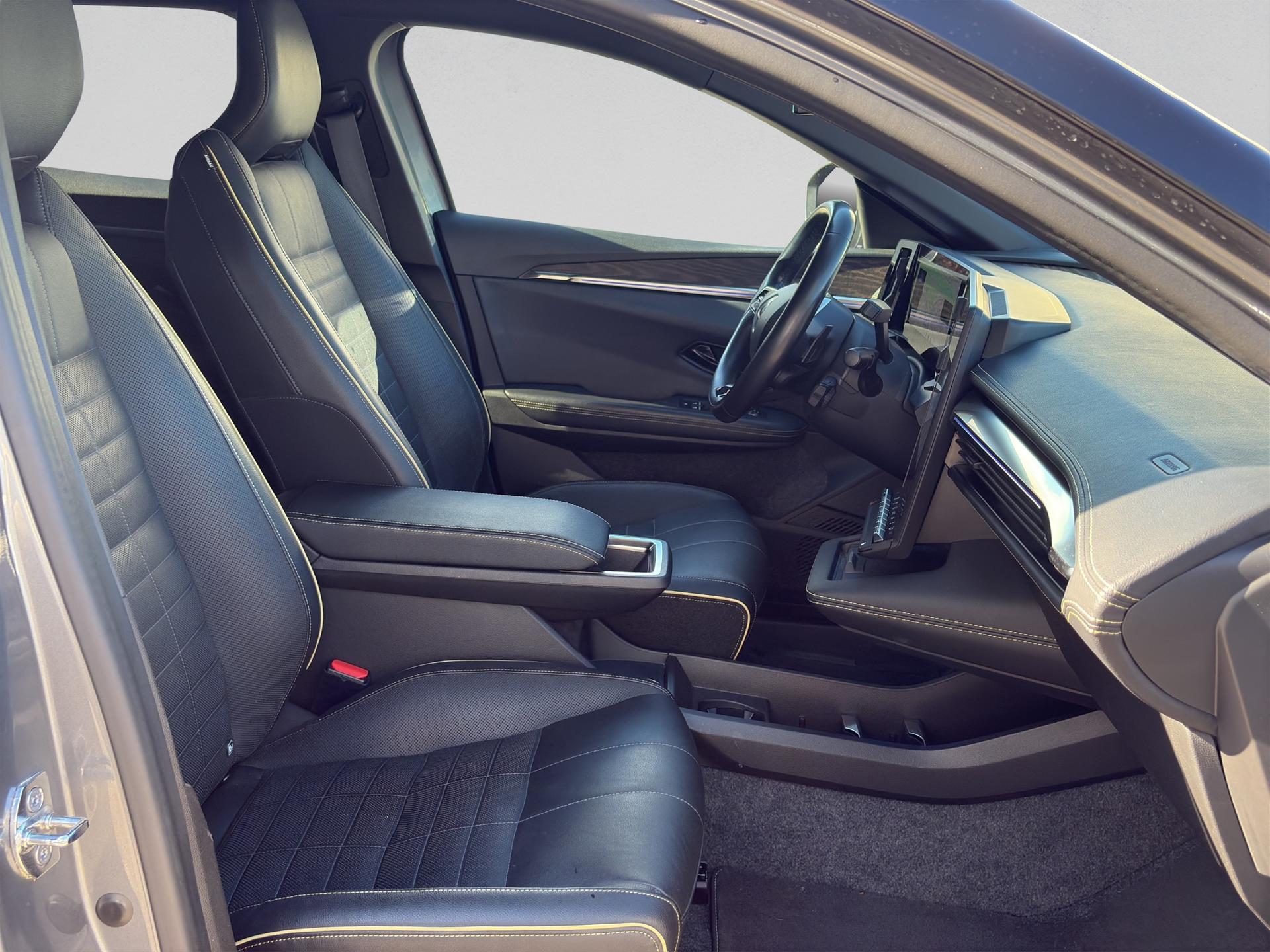 RENAULT Mégane E-TECH EV60 Iconic-image-16