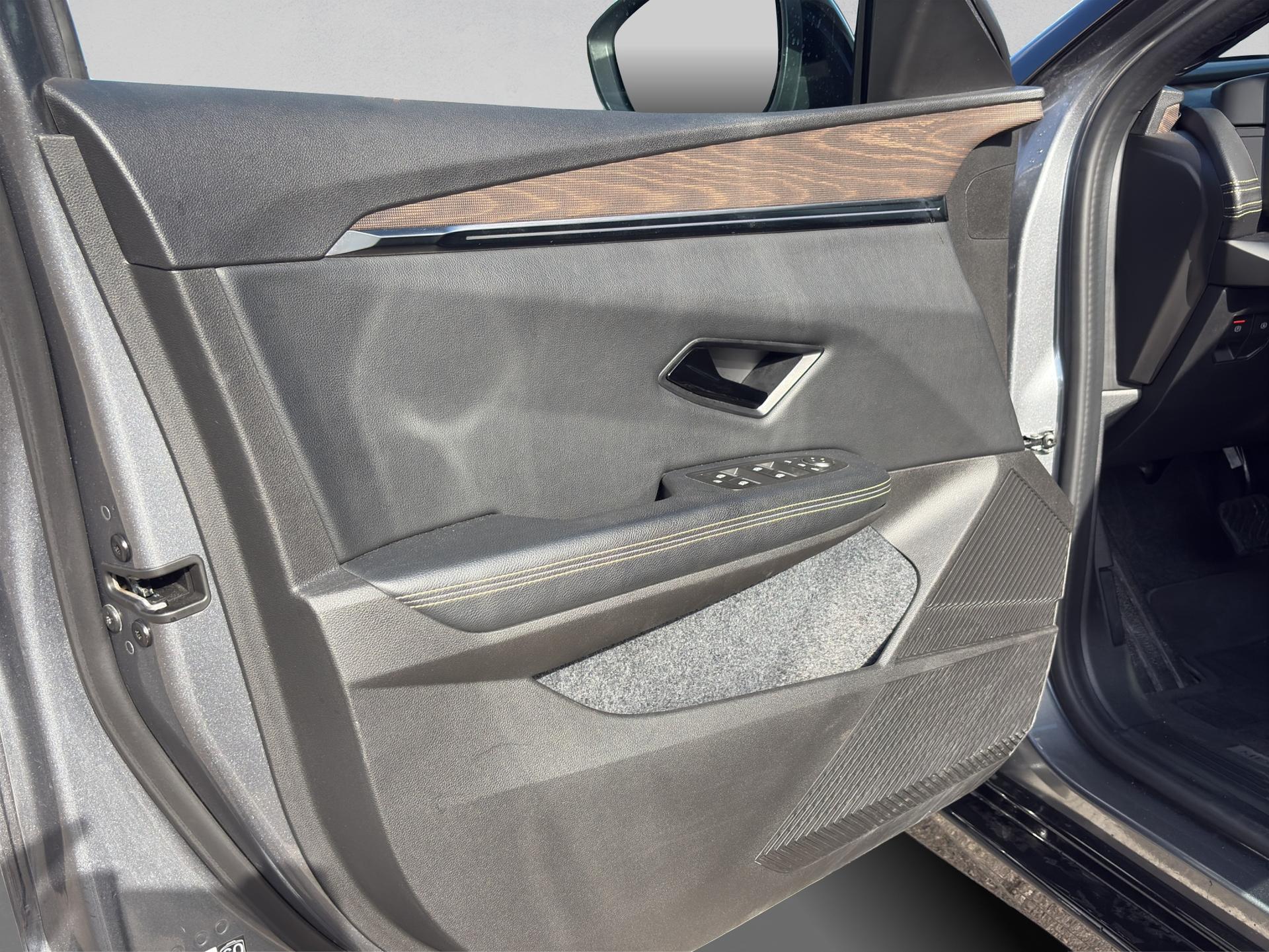 RENAULT Mégane E-TECH EV60 Iconic-image-22