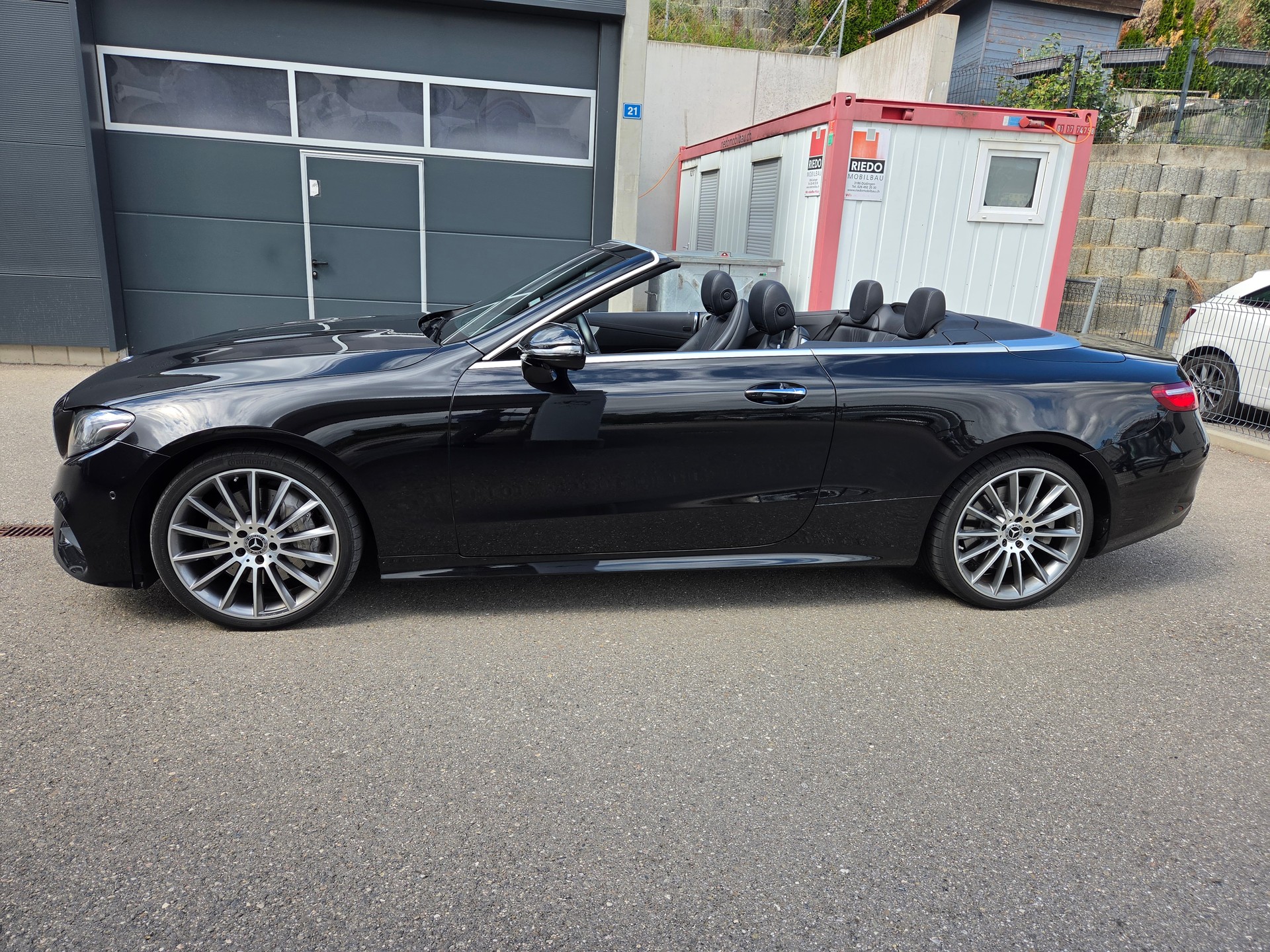 MERCEDES-BENZ E 400 AMG Line 4matic-image-3