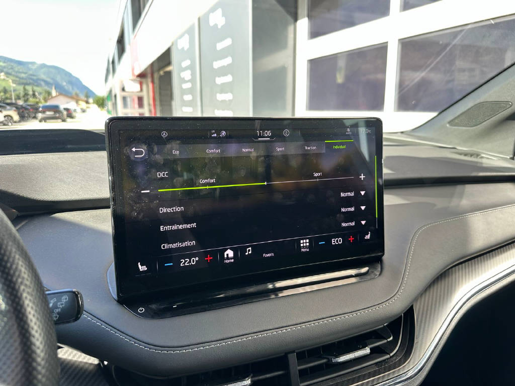 SKODA Enyaq iV 80x SportLine (CH)-image-12