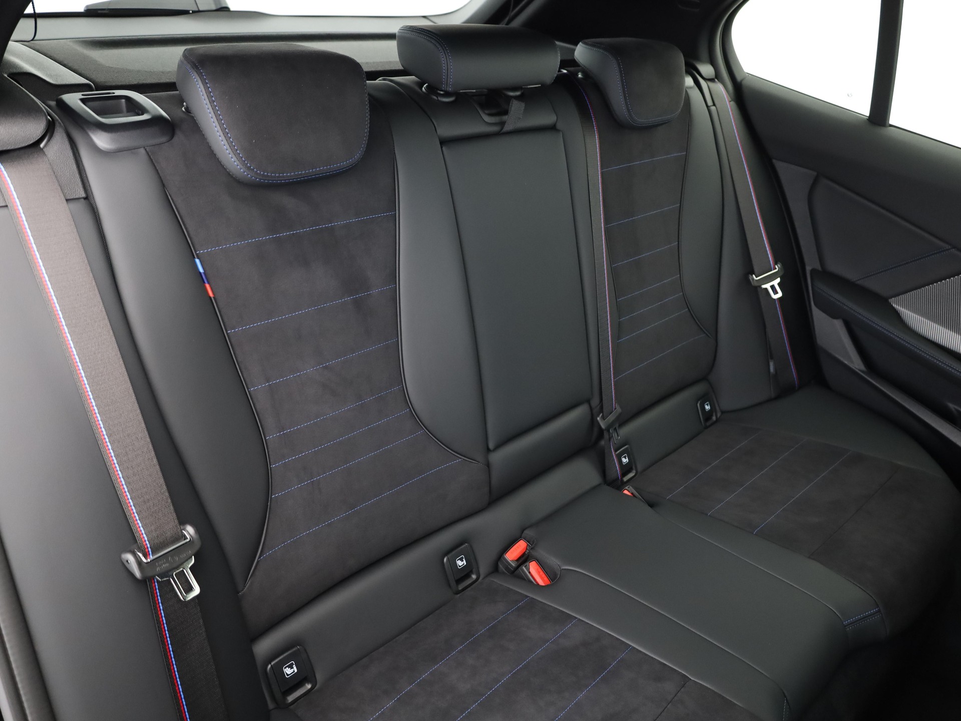 BMW 1er Reihe F70 M135i xDrive-image-9