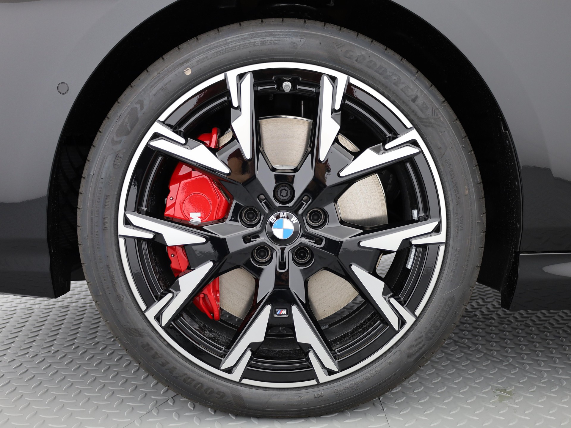 BMW 1er Reihe F70 M135i xDrive-image-5
