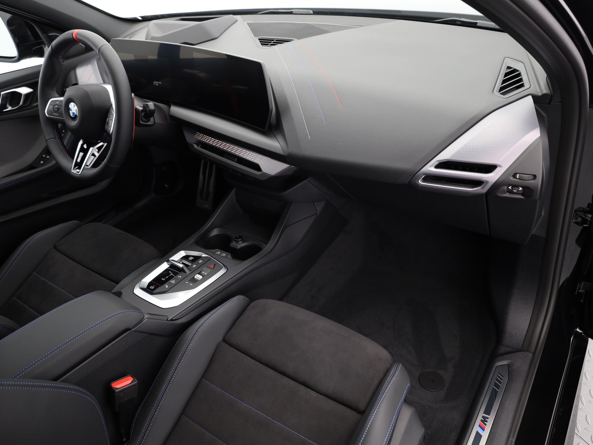 BMW 1er Reihe F70 M135i xDrive-image-15
