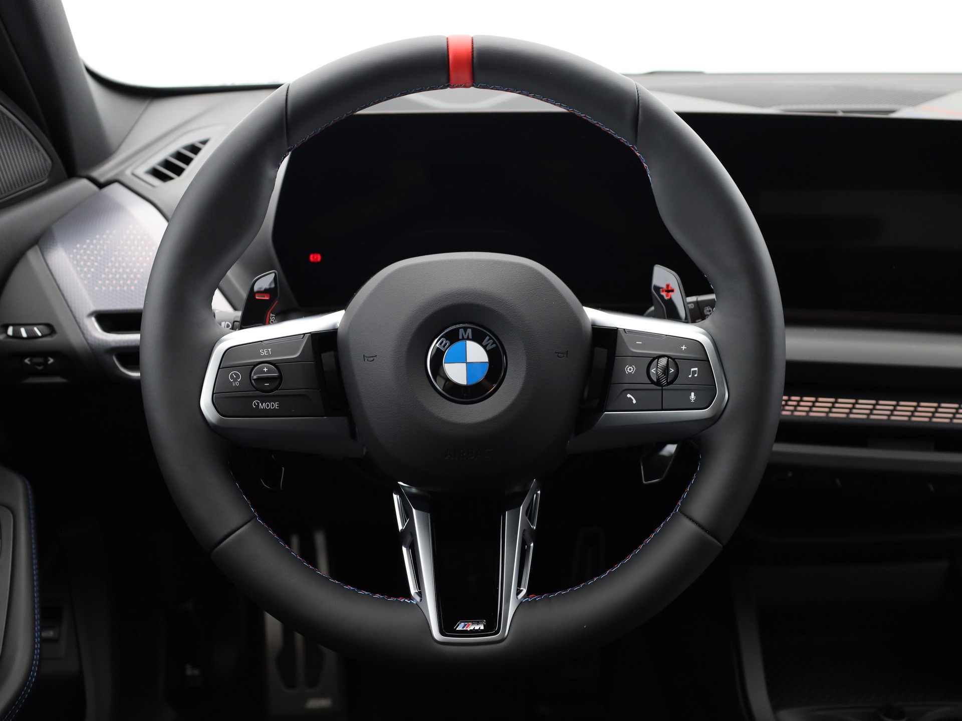BMW 1er Reihe F70 M135i xDrive-image-16