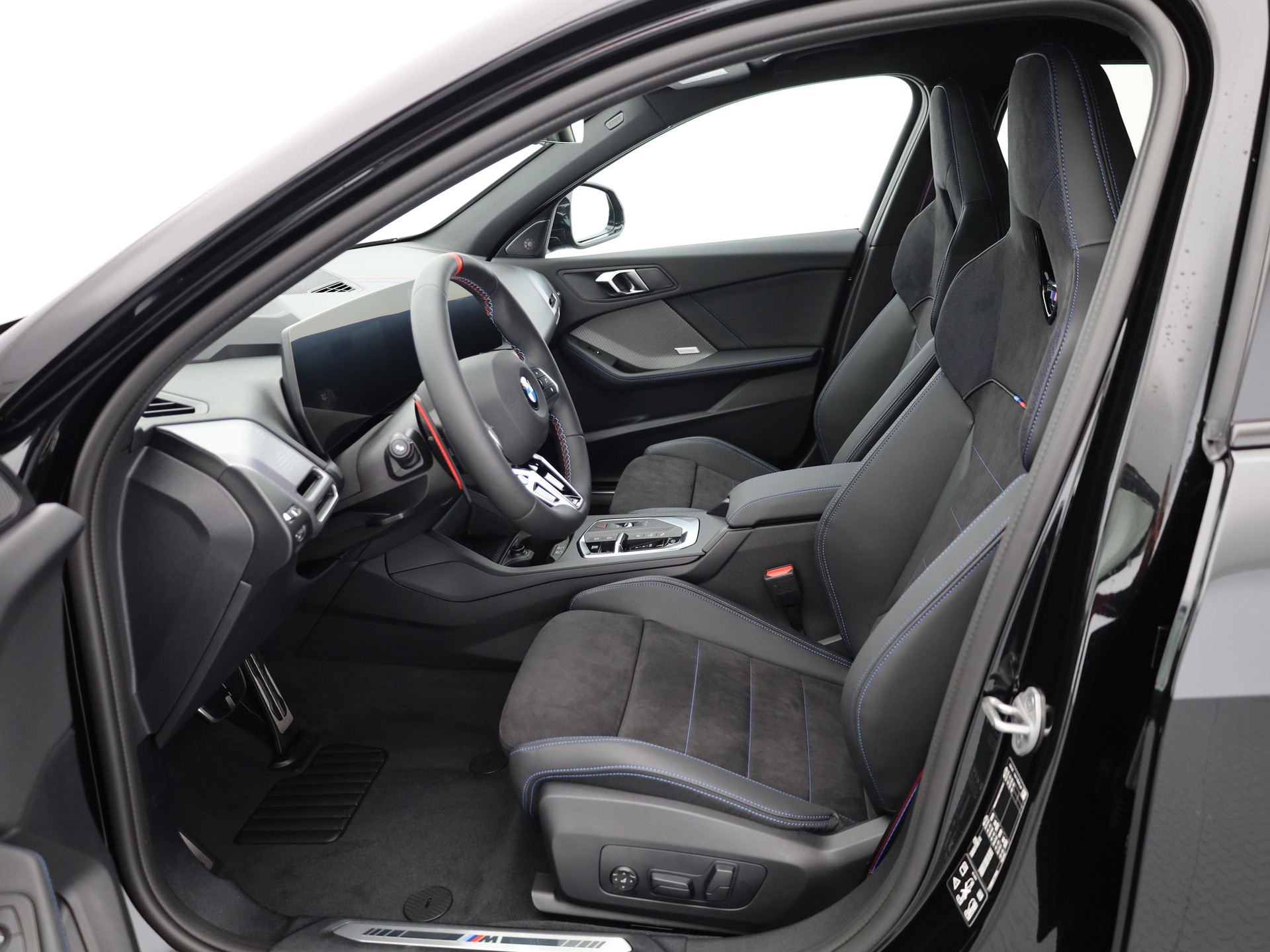 BMW 1er Reihe F70 M135i xDrive-image-7