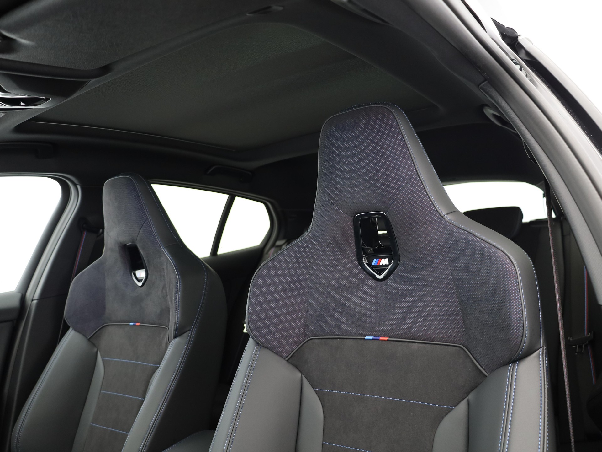 BMW 1er Reihe F70 M135i xDrive-image-8