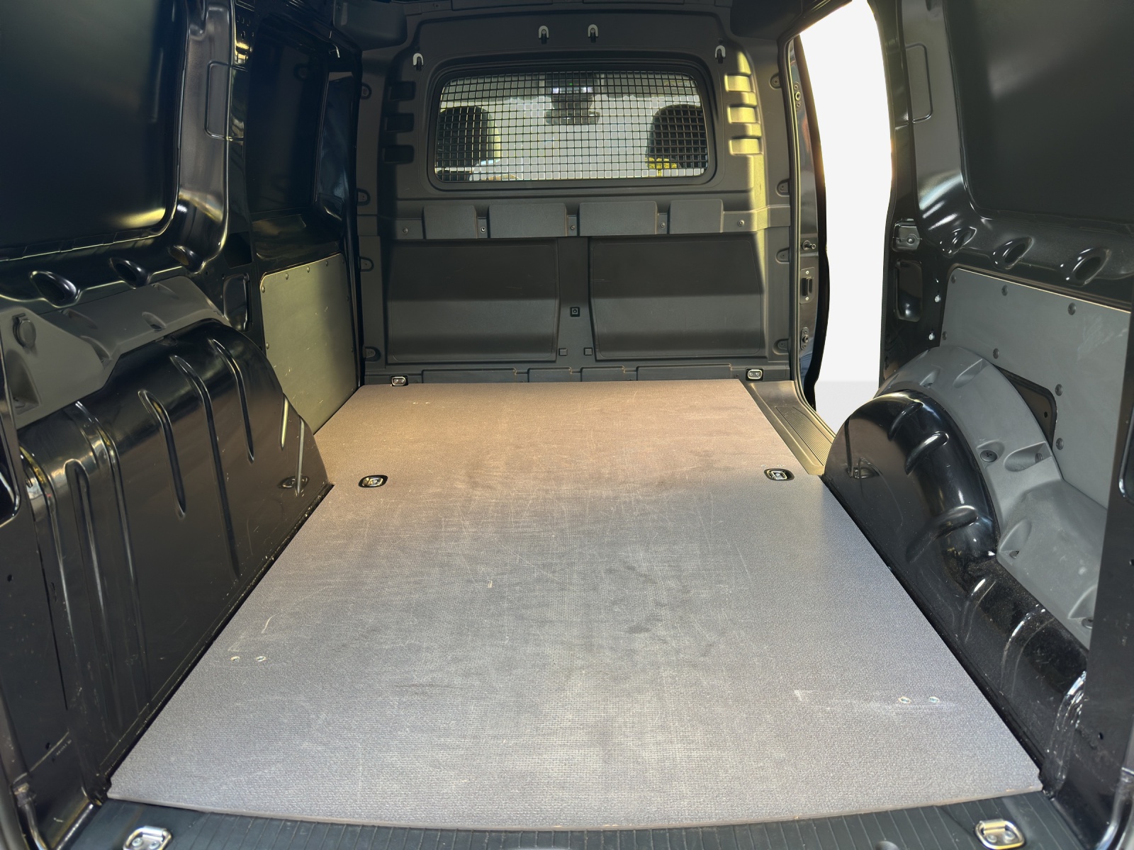 VW Caddy Cargo 2.0TDI Maxi-image-12