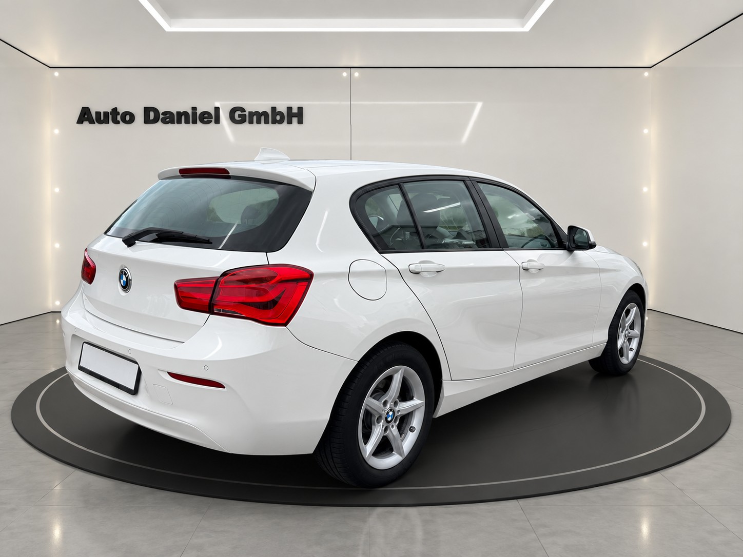 BMW 118i Sport Line Steptronic-image-3