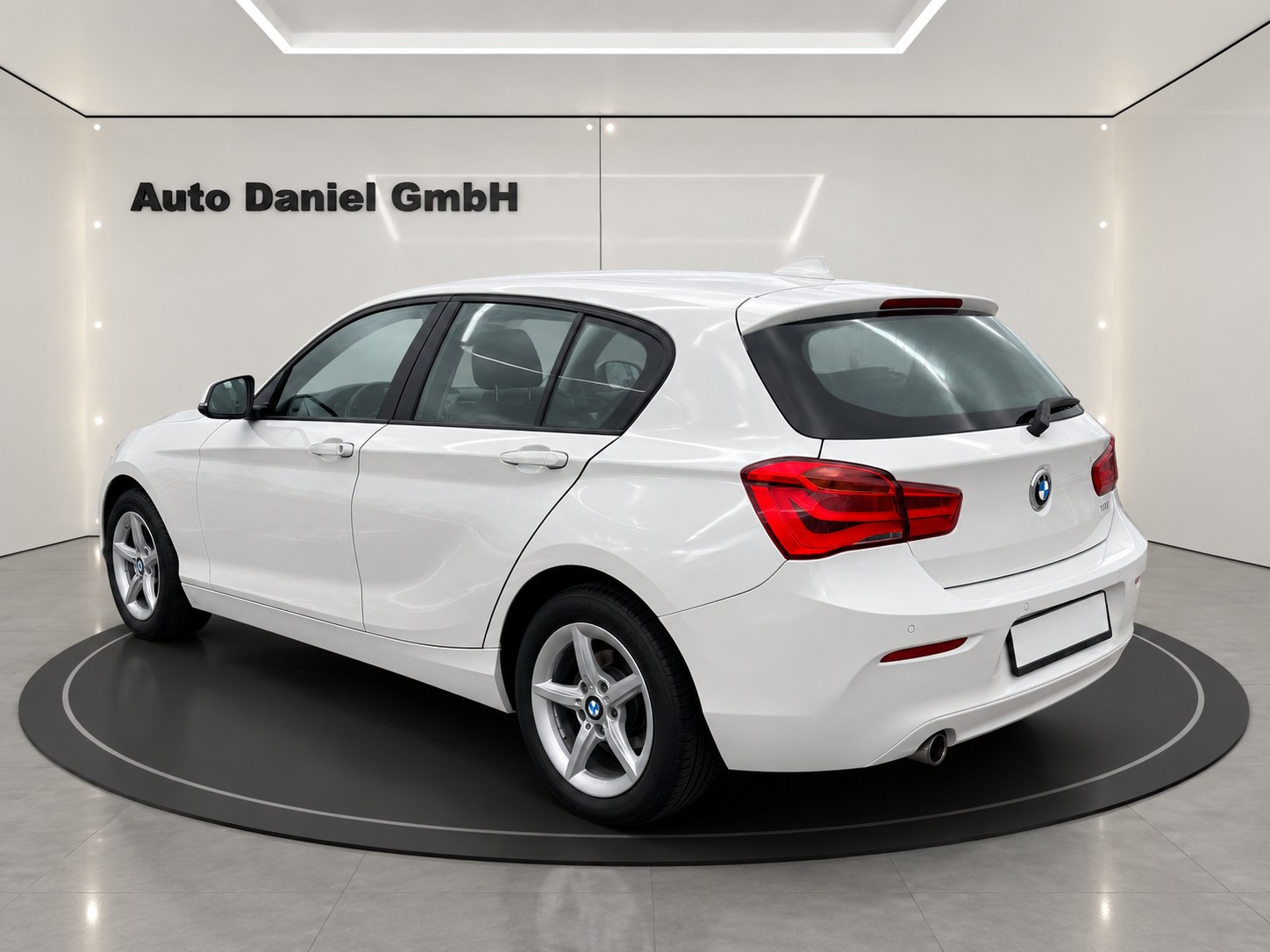 BMW 118i Sport Line Steptronic-image-4