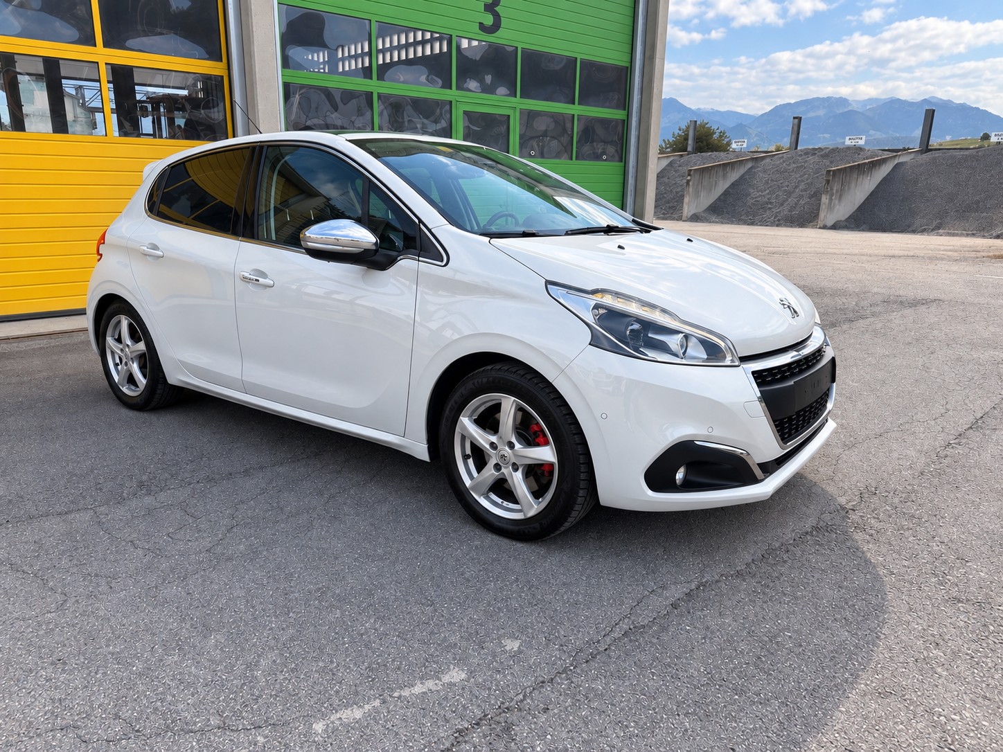 PEUGEOT 2008 1.2 VTI Style-image-4