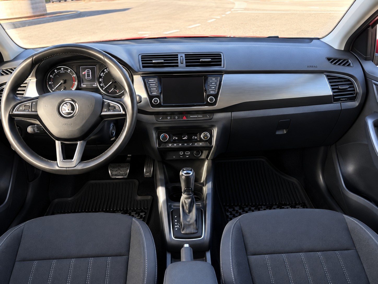 SKODA Fabia Combi 1.0 TSI Monte Carlo DSG-image-4