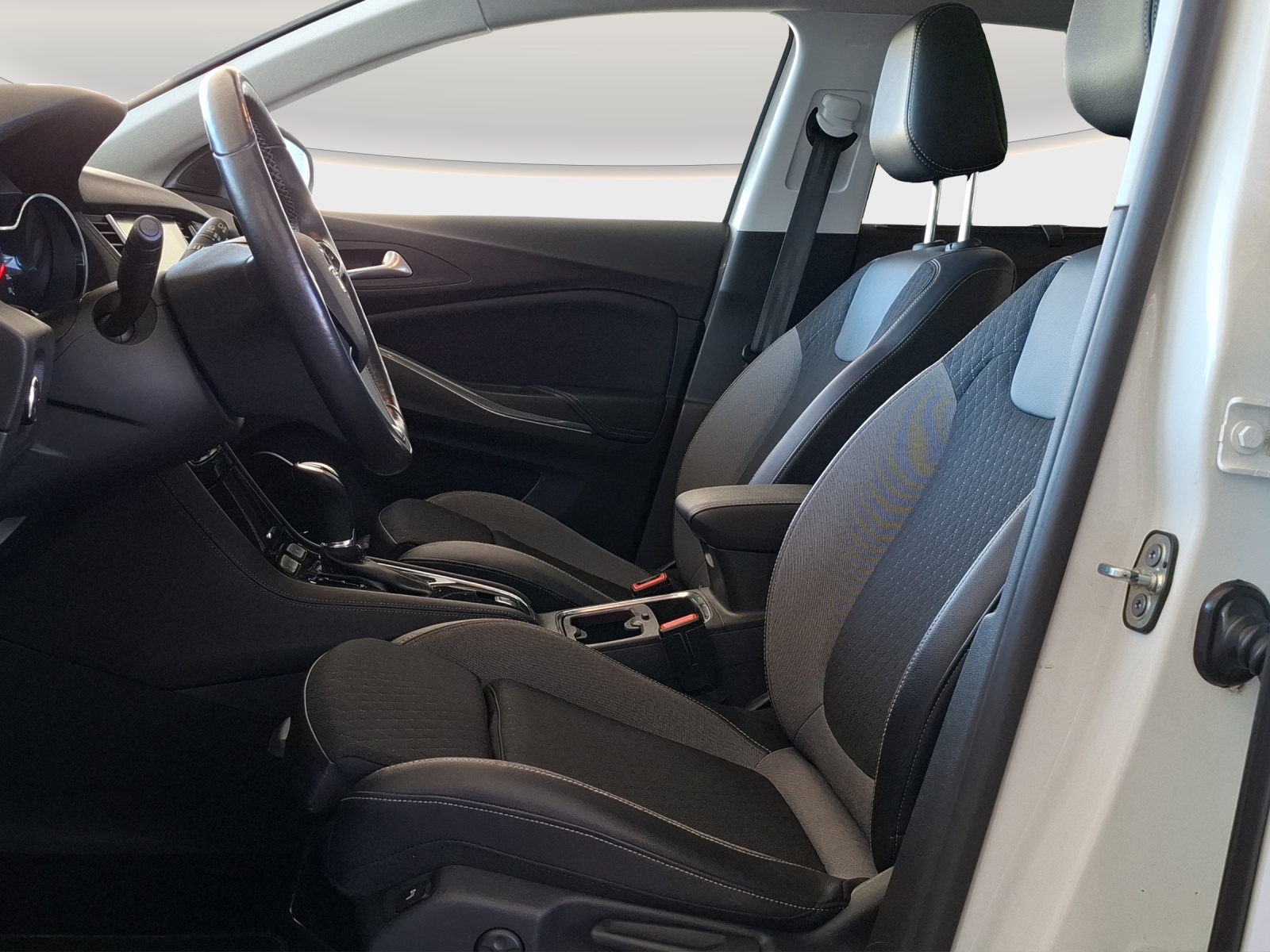 OPEL Grandland X 1.2i TP Ultimate Automatik // PANORAMA-image-8