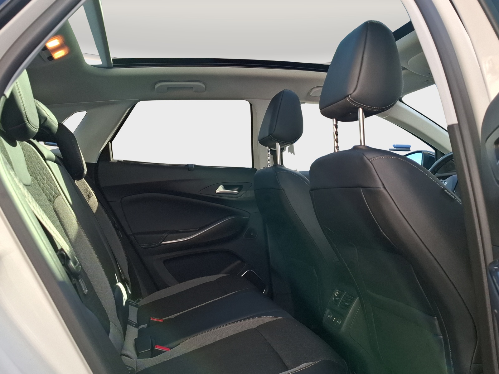 OPEL Grandland X 1.2i TP Ultimate Automatik // PANORAMA-image-10